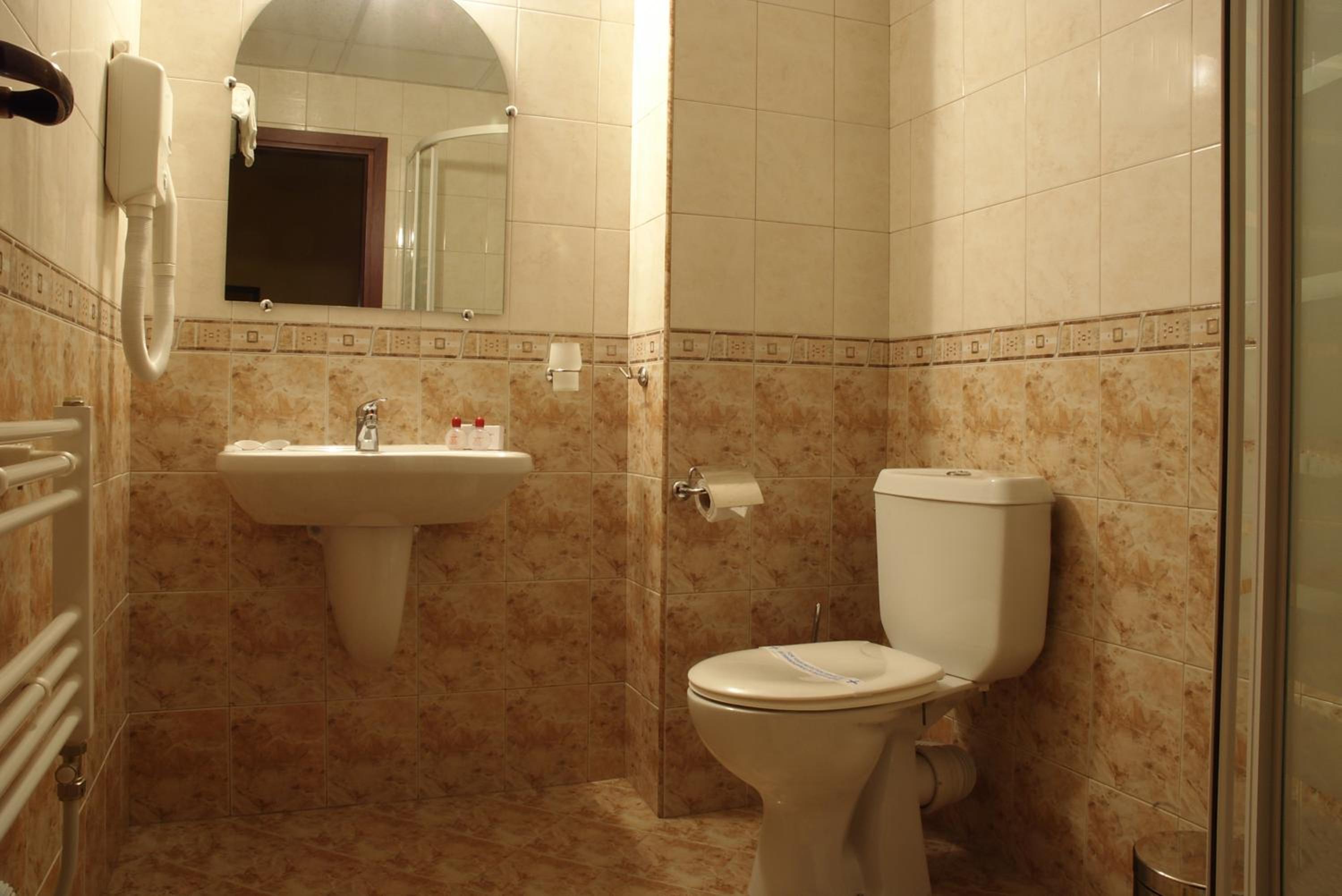 Twin Room - Photo 7