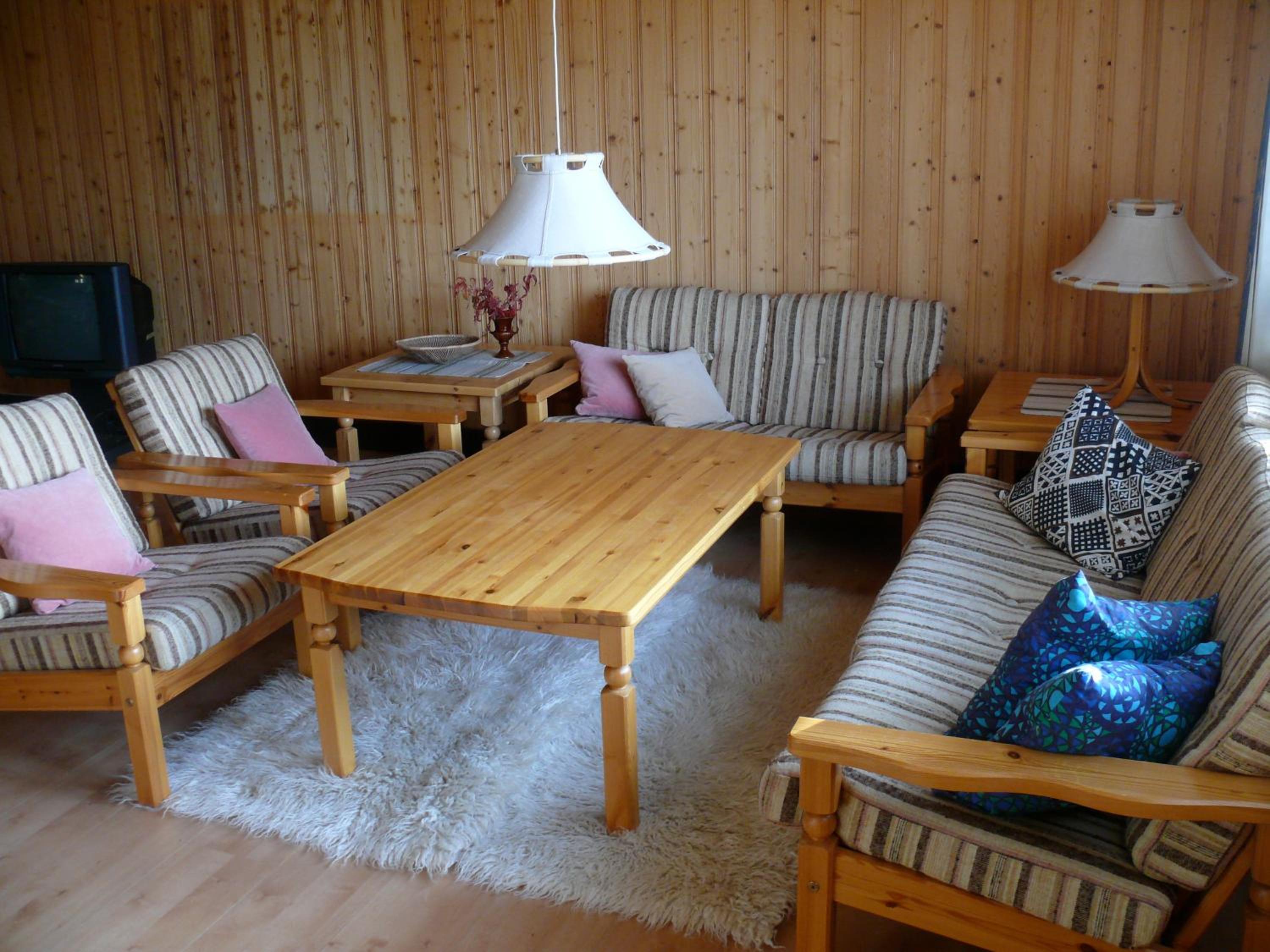 Four-Bedroom Lodge - Photo 2