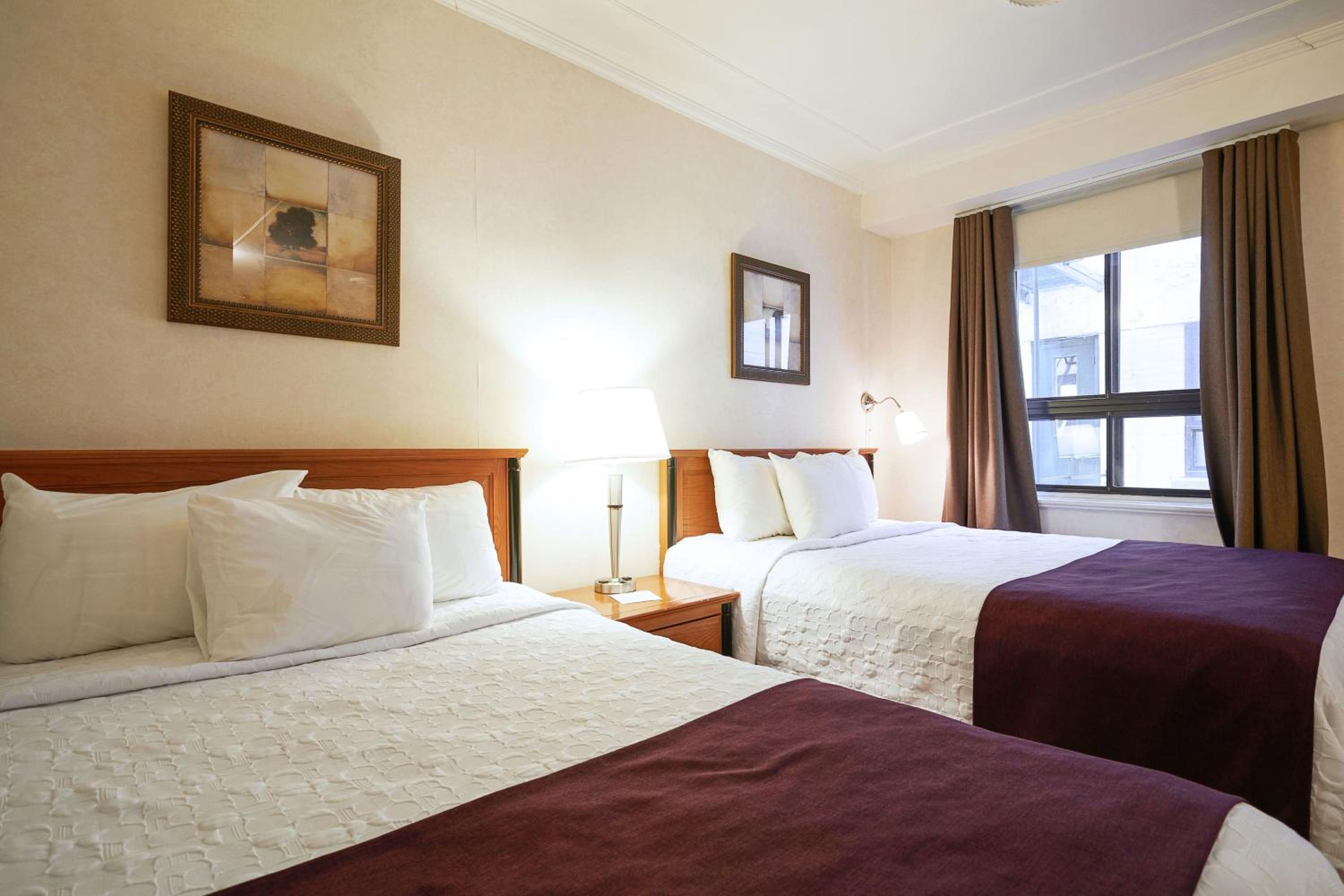 Deluxe Double Room with Two Double Beds photo 2