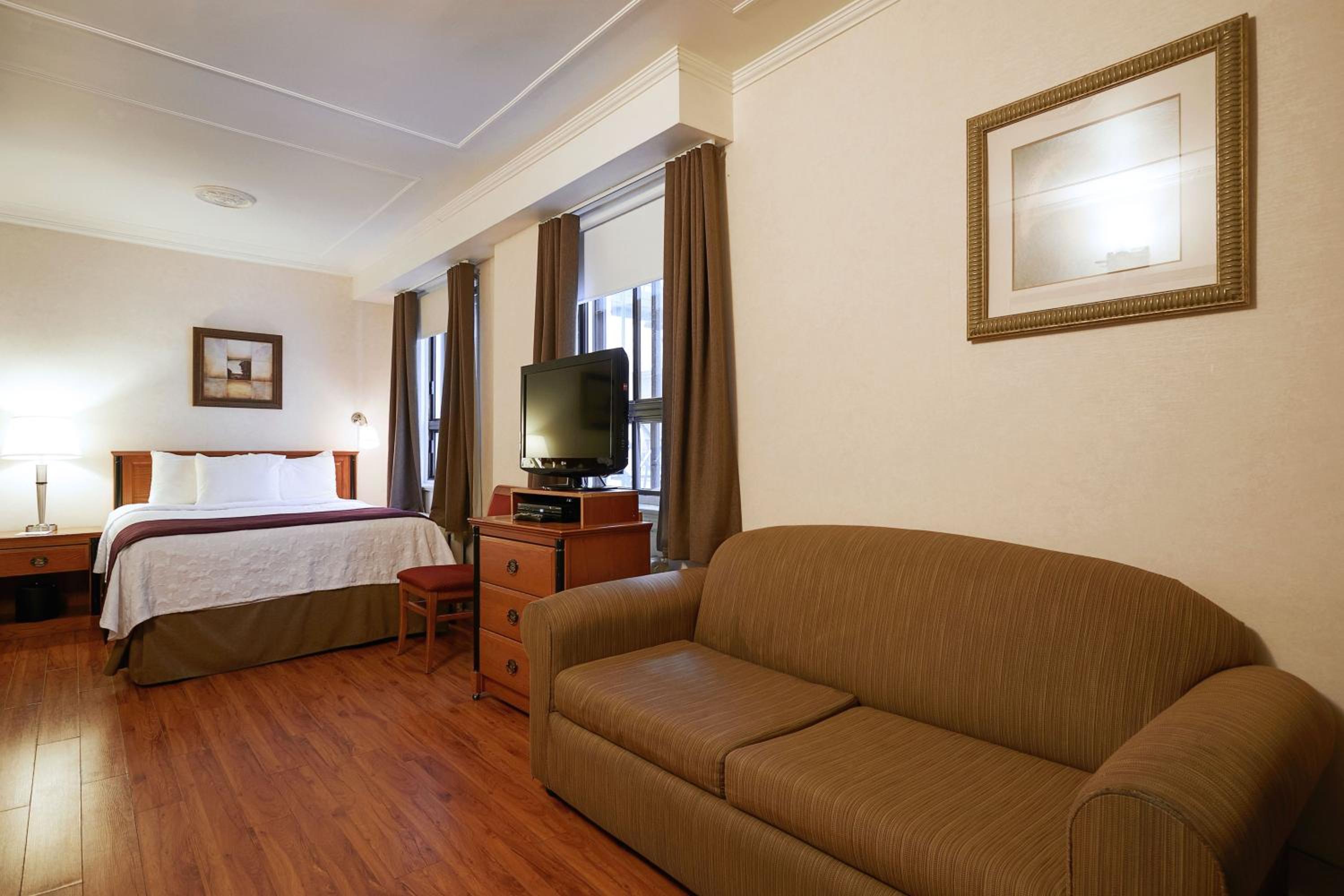 Deluxe Double Room with Two Double Beds photo 3