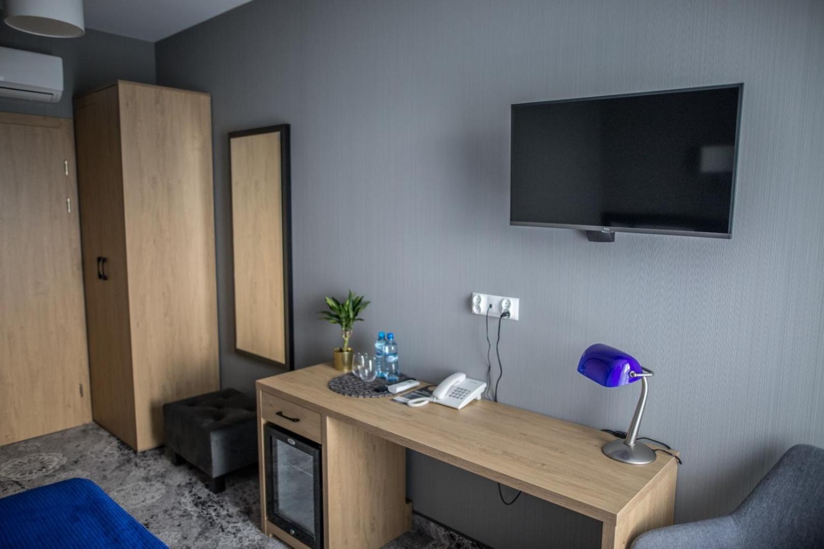 Double or Twin Room with Balcony - Photo 3