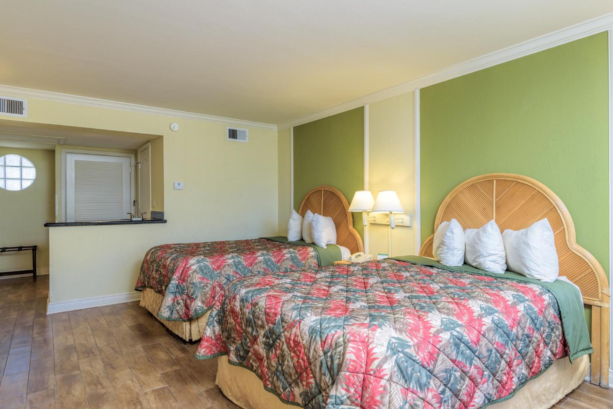 Room with Two Full Beds with Partial Beach View - Photo 6