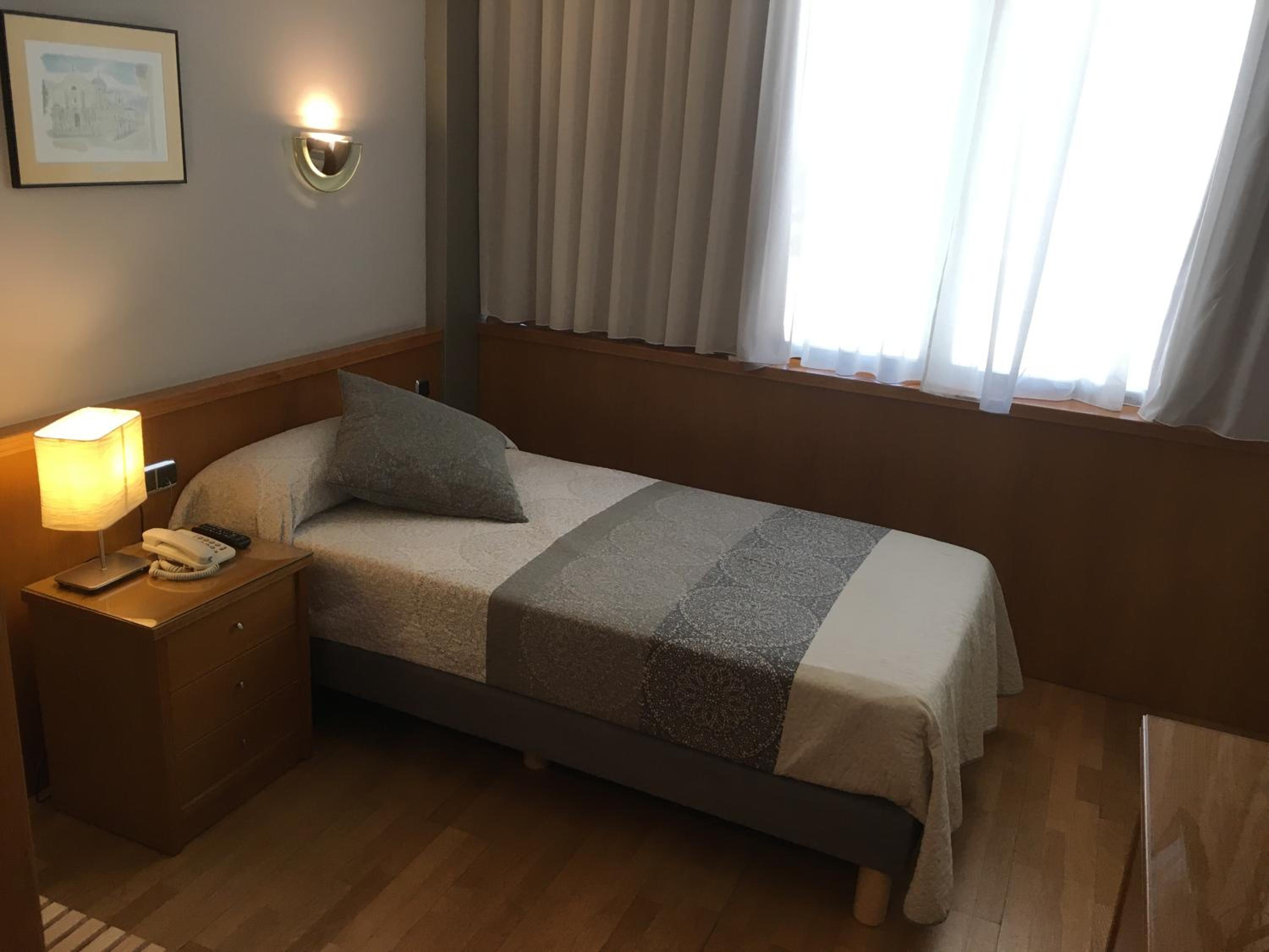 Single Room photo 3