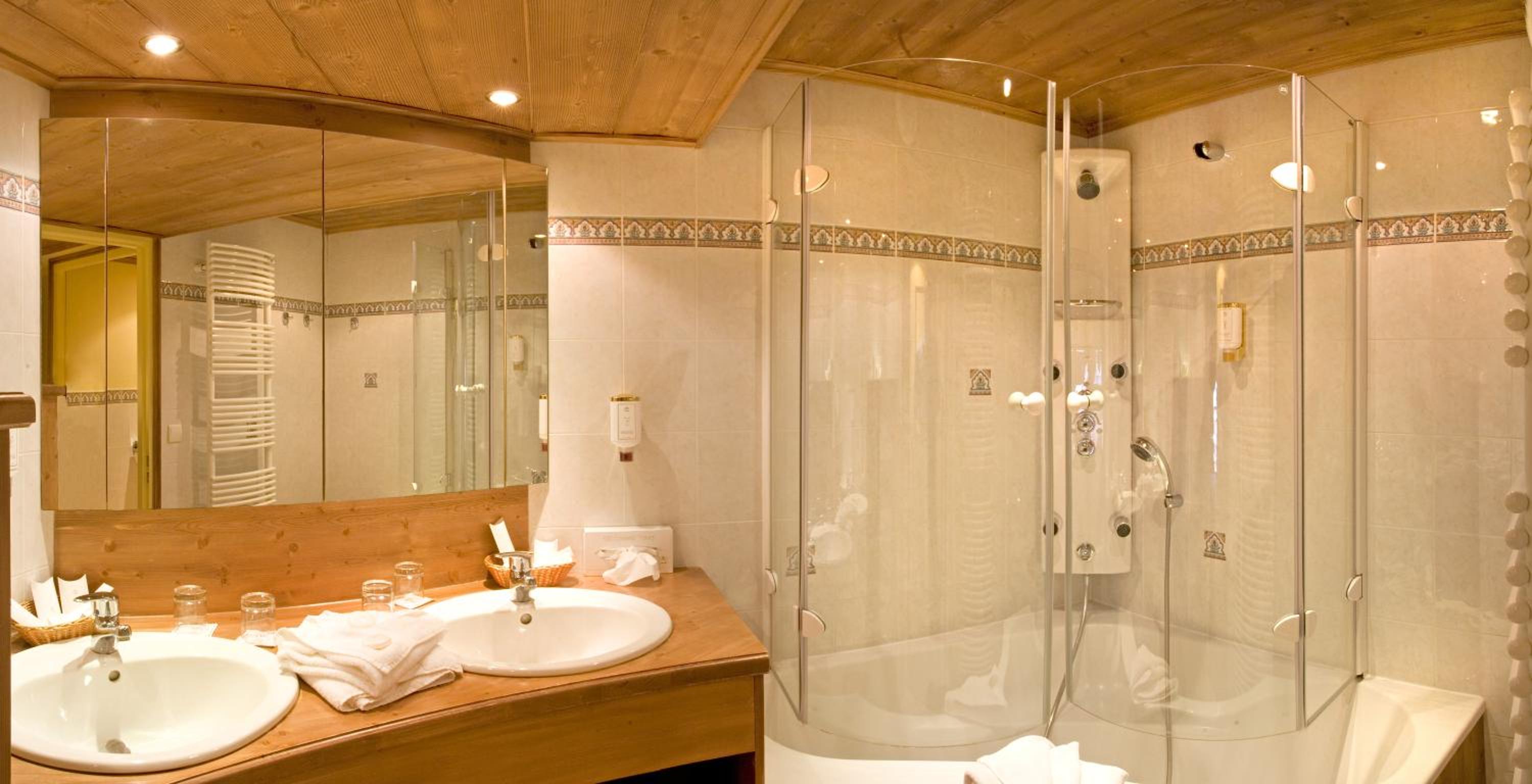 Suite- Free Spa Access - Photo 3