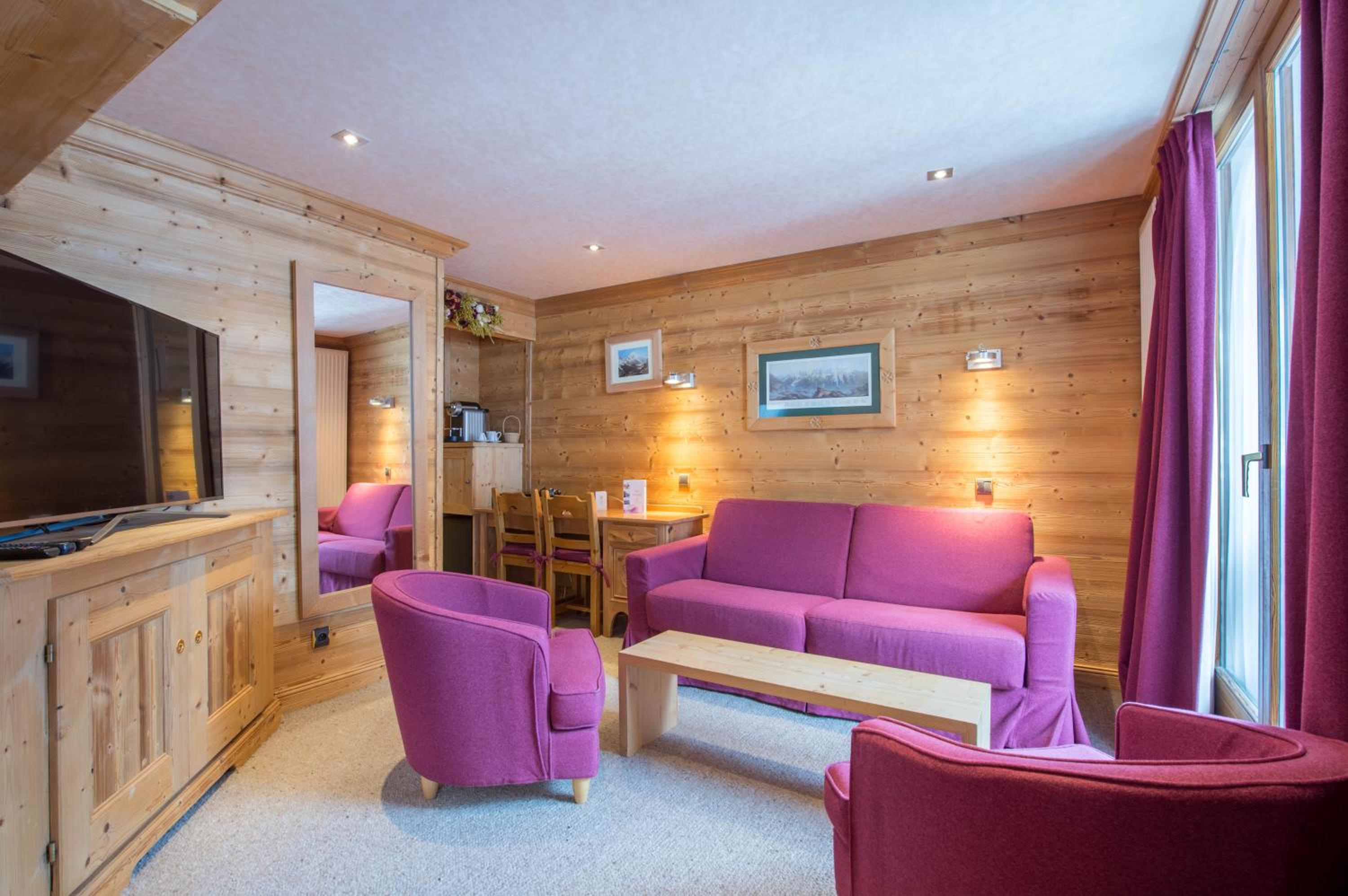 Suite- Free Spa Access - Photo 2