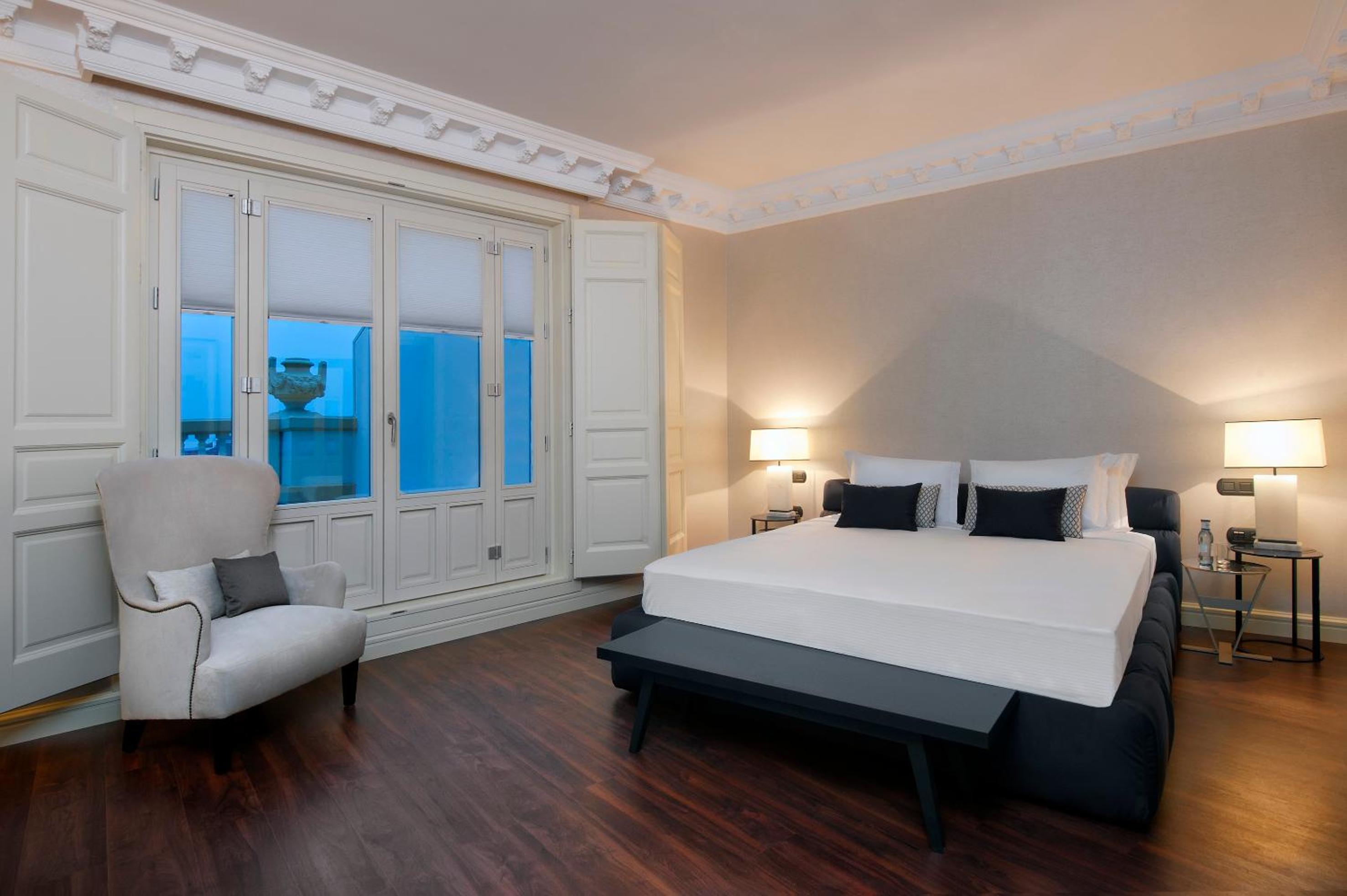 Premium Double Room with Extra Bed ( 3 adults ) photo 3
