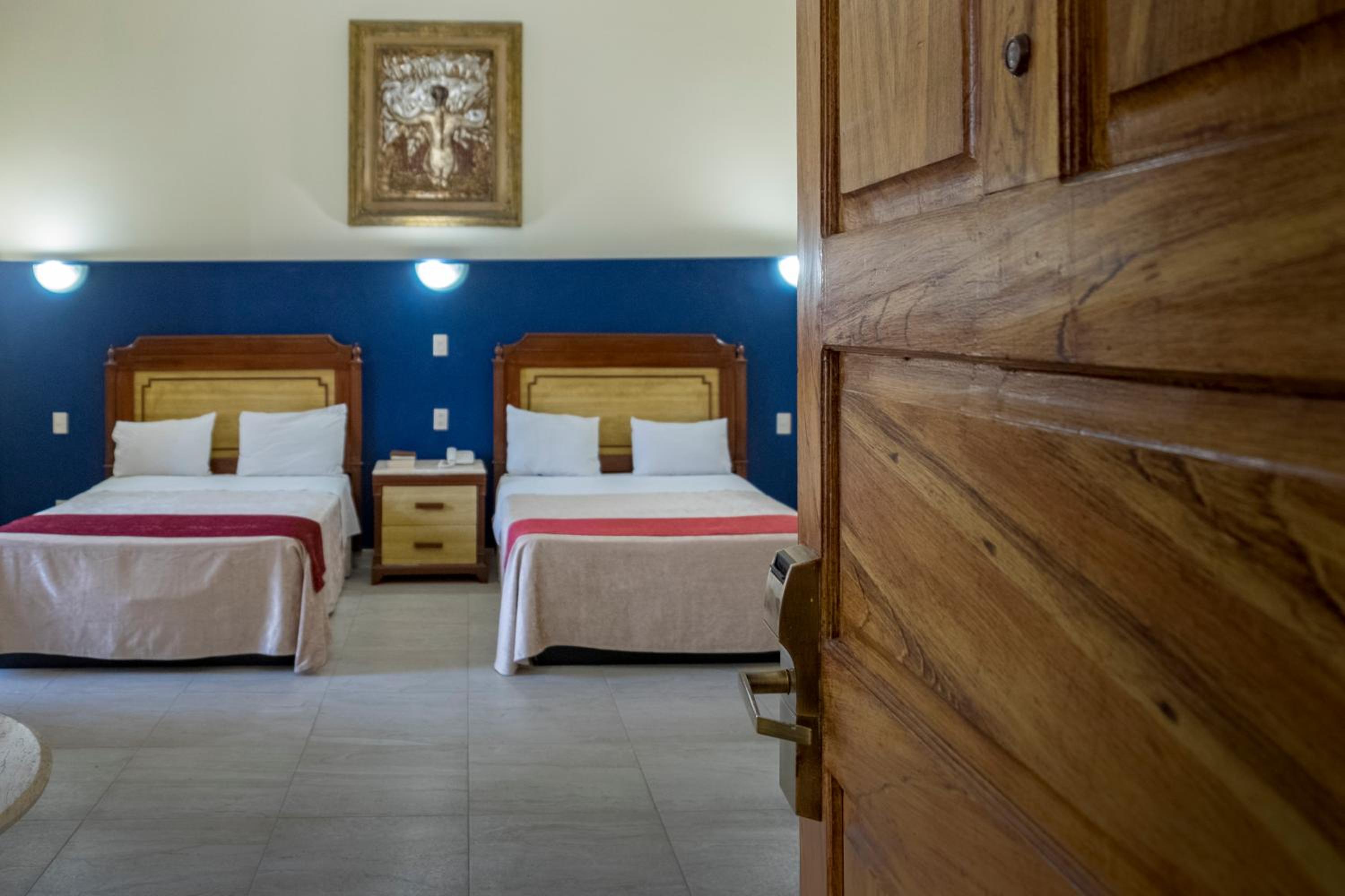 Standard Double Room - Photo 4