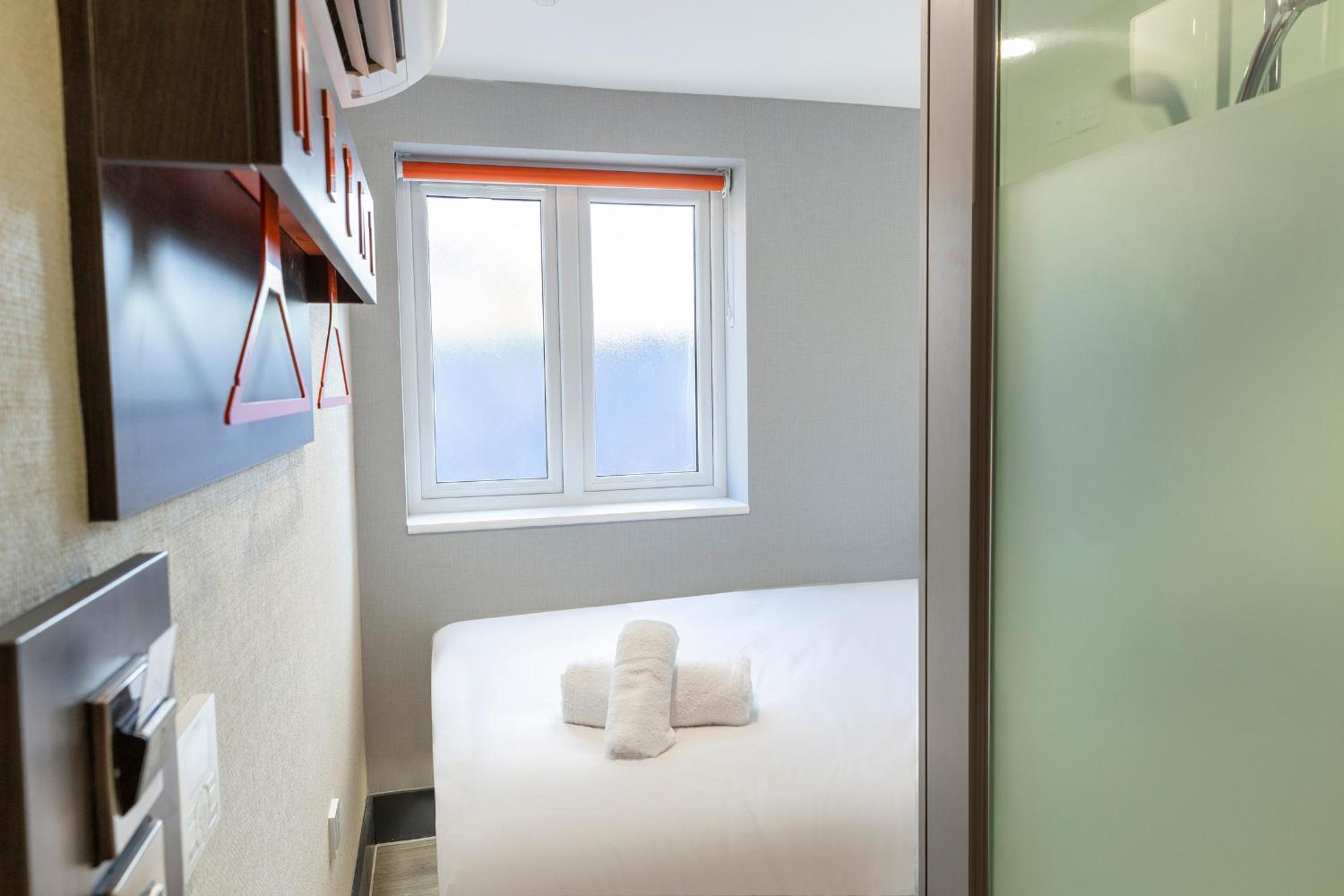 Double Room - Photo 8