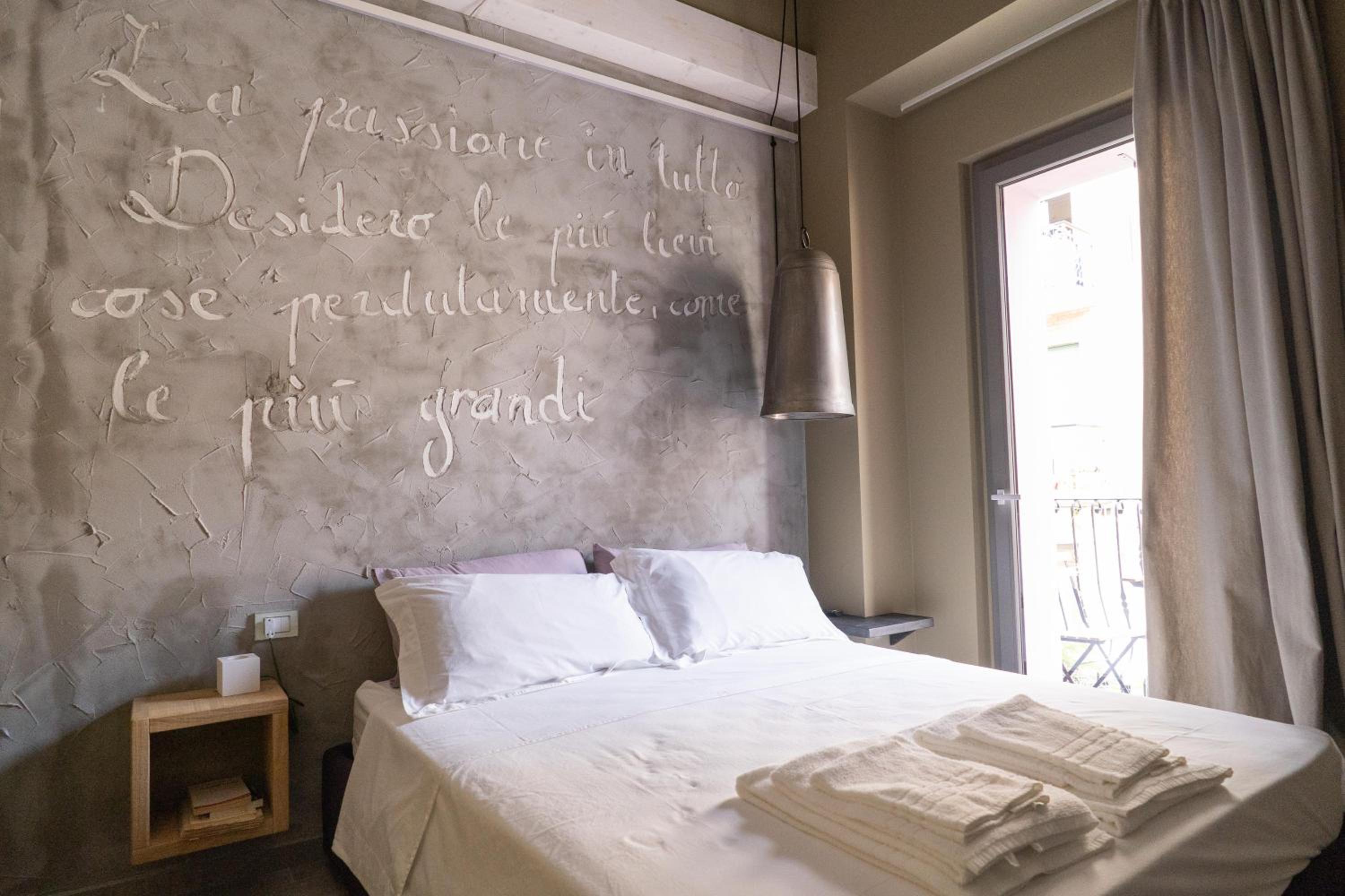 Double Room - Photo 9