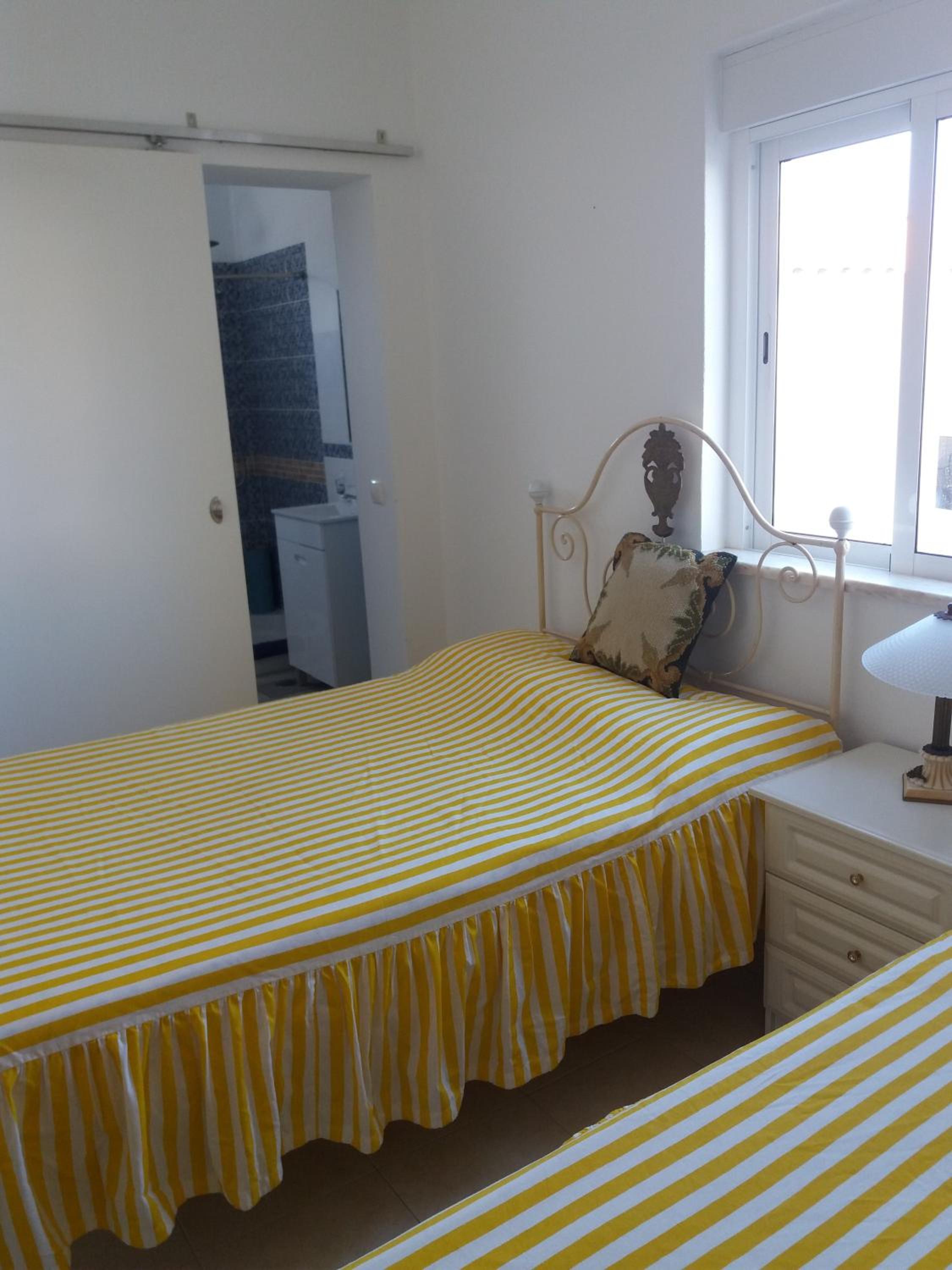 Twin Room - Photo 1