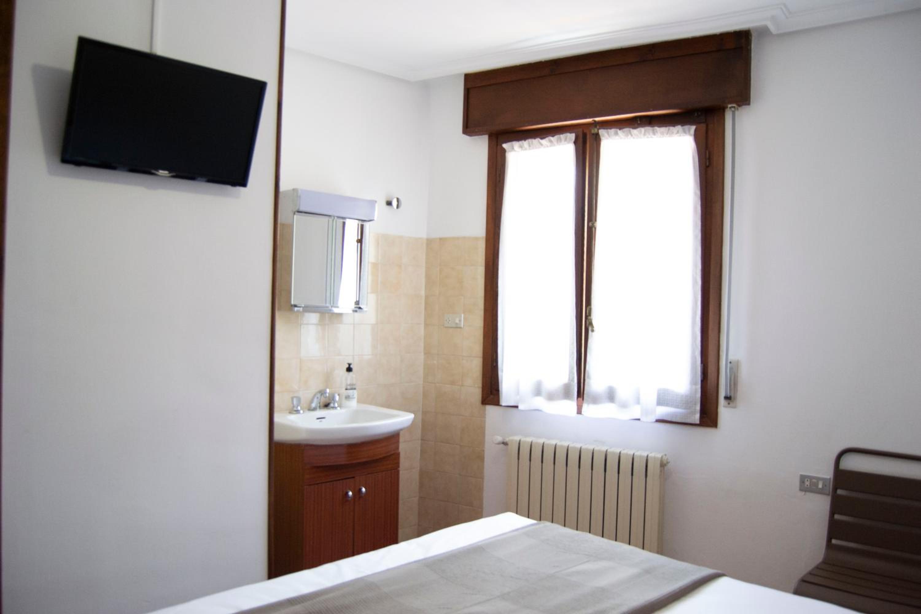 Habitación Familiar con Vista a la Montaña