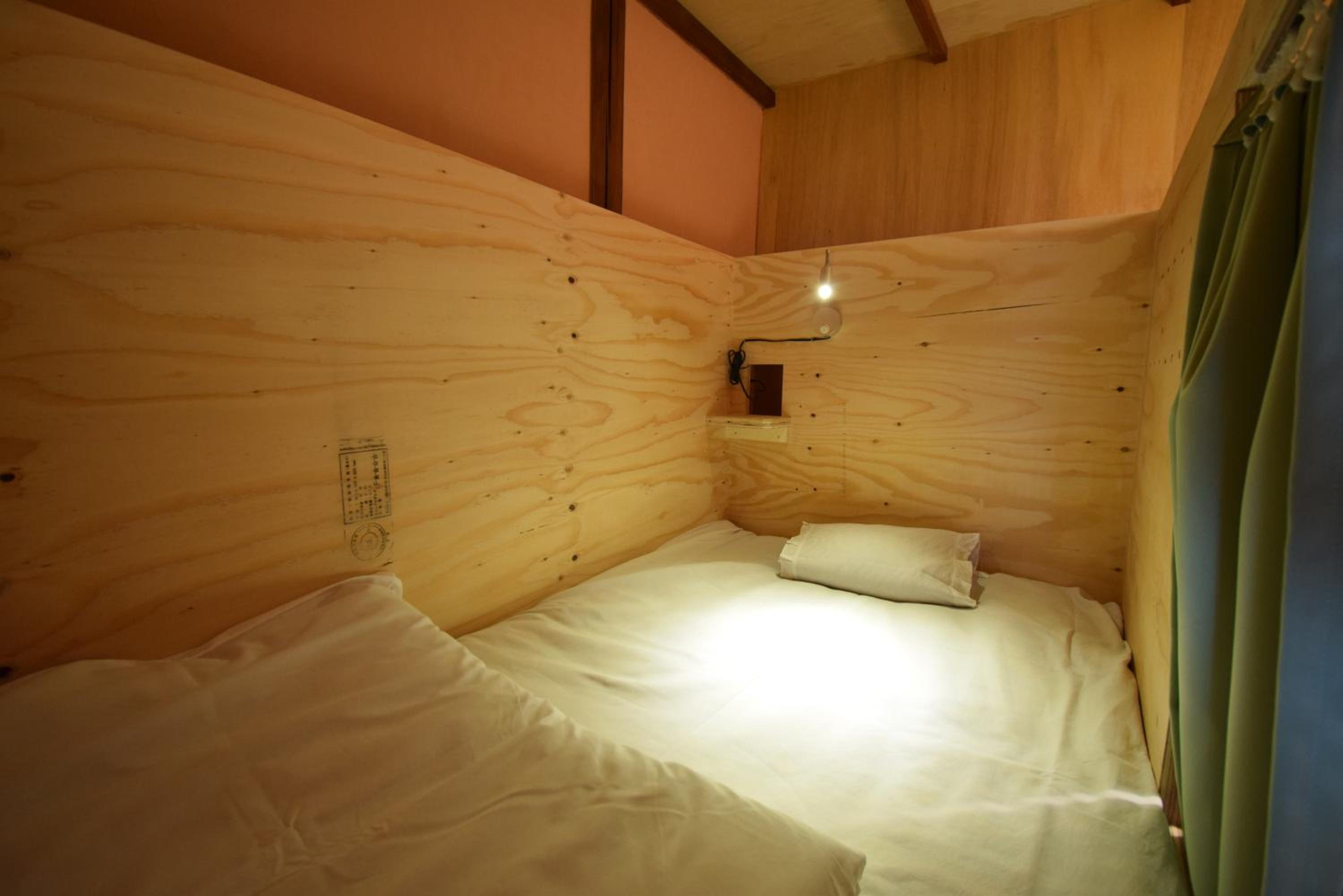 Quadruple Room - Photo 11