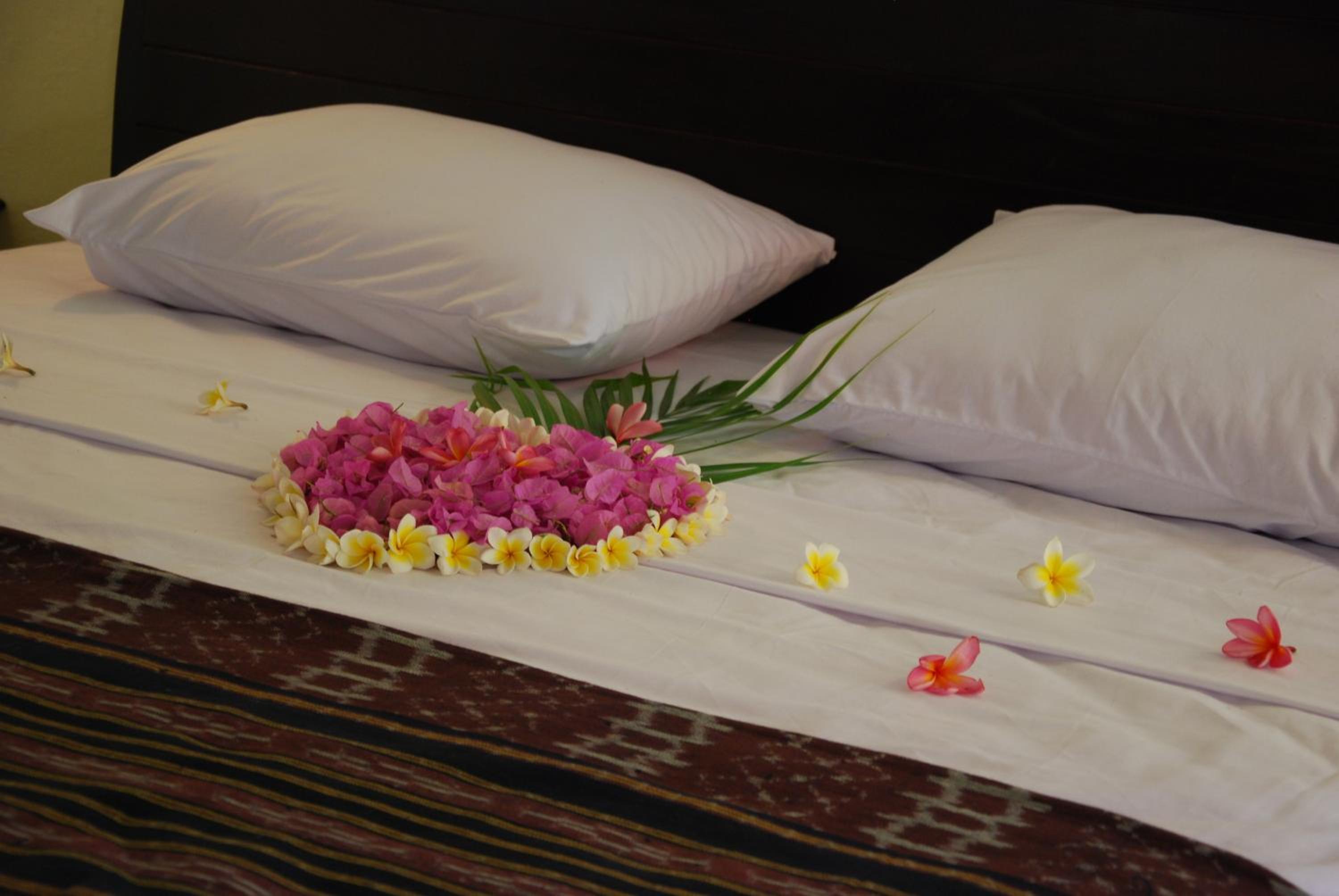 Standard Double or Twin Room - Photo 12