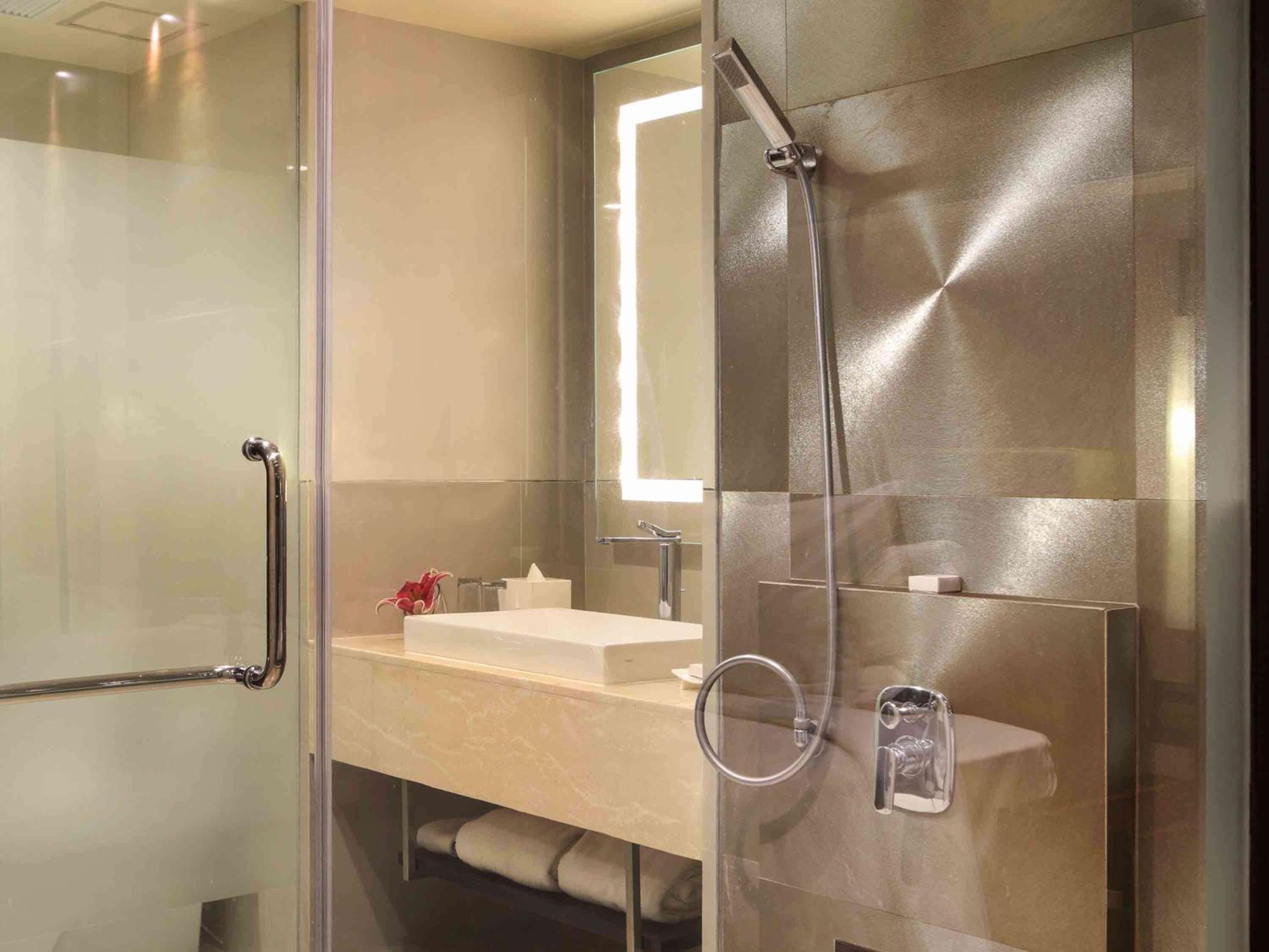 Deluxe Room Twin Beds - Photo 4