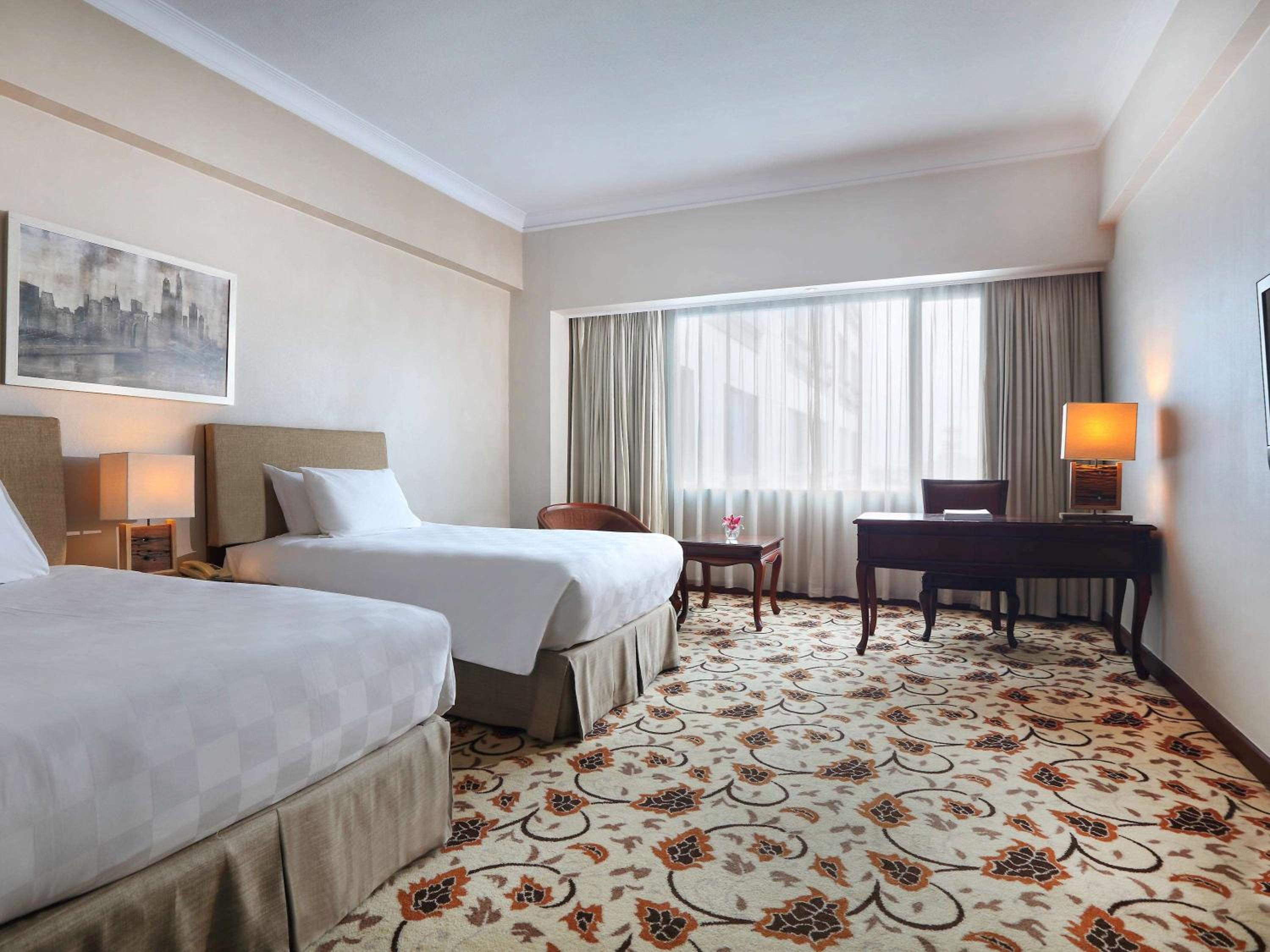 Deluxe Room Twin Beds - Photo 3