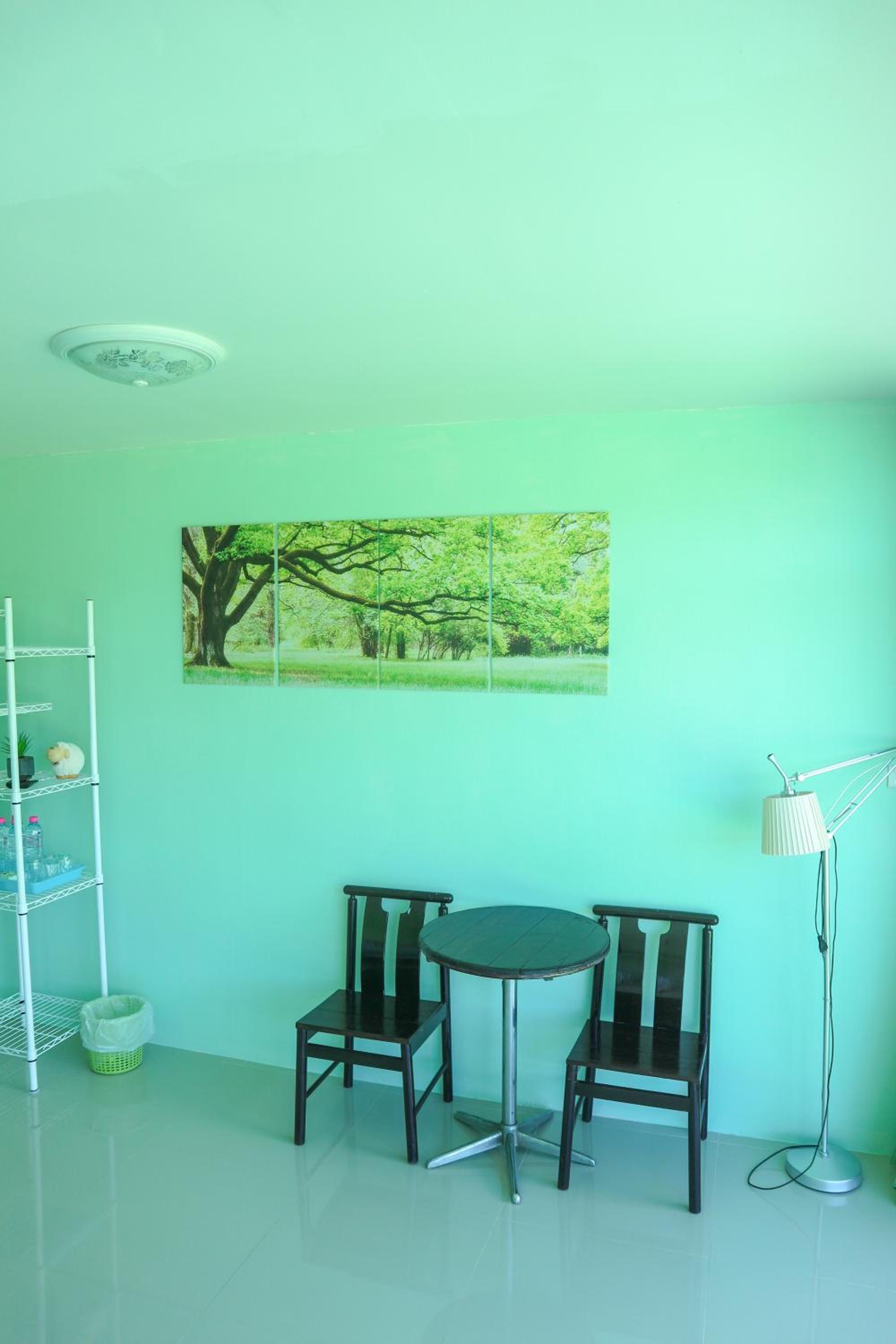 Family Room with Mountain View - Photo 8