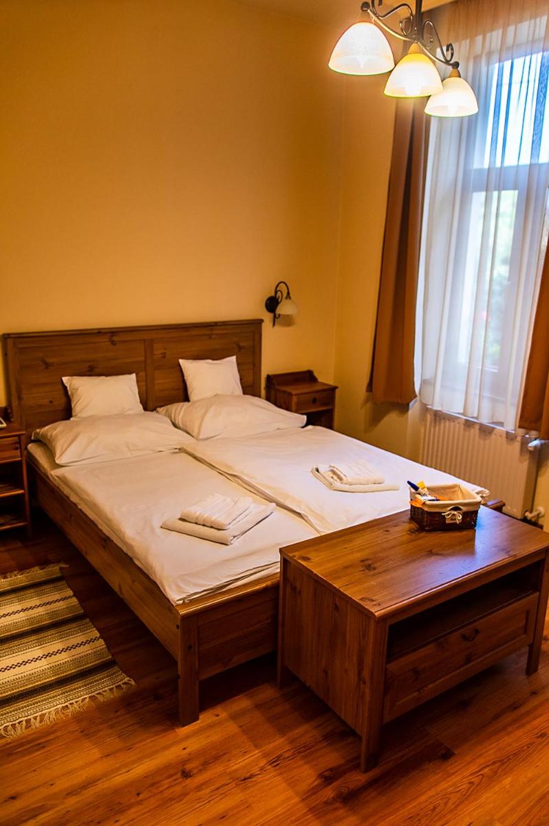 Deluxe King Room - Photo 6