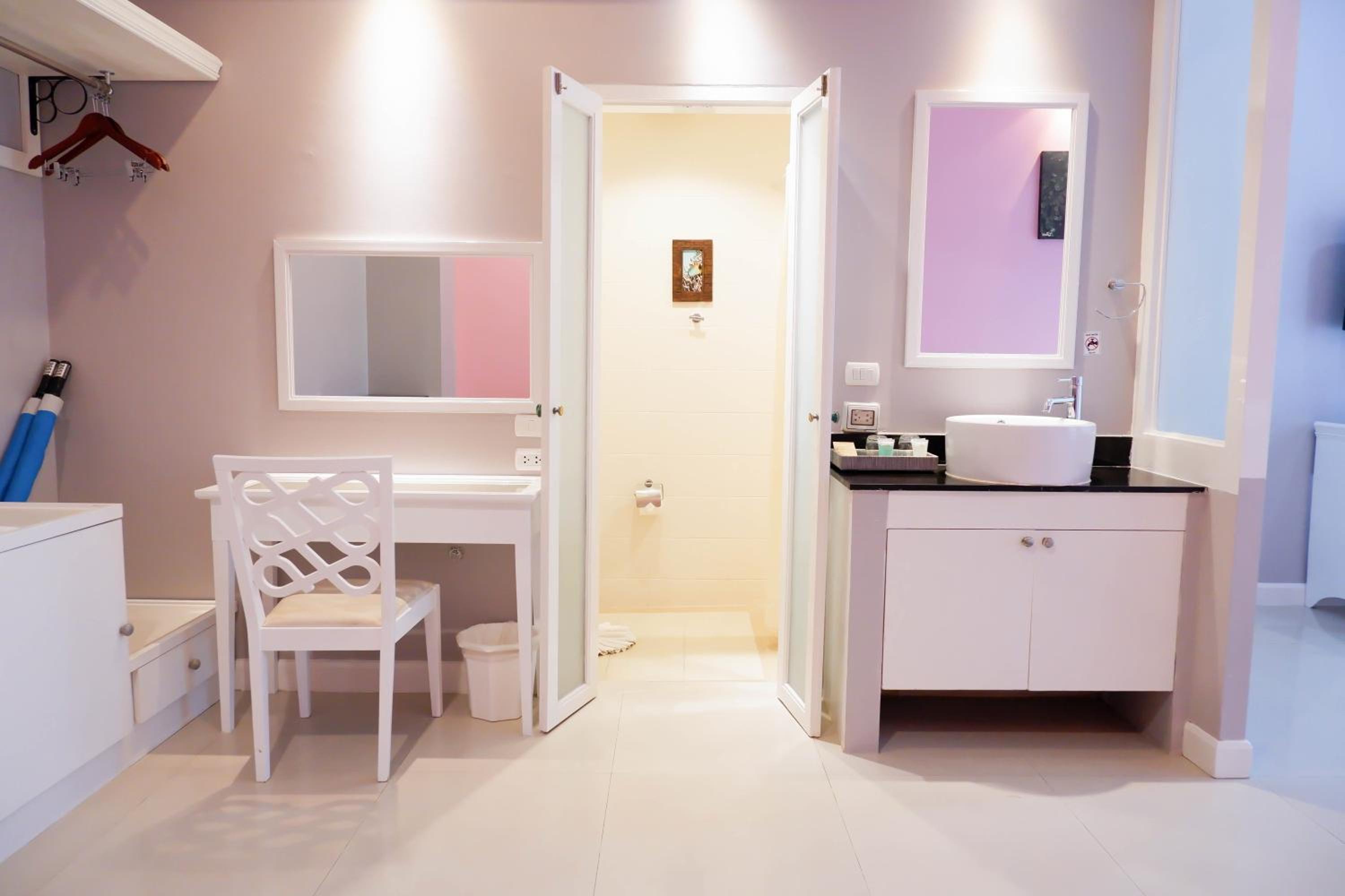 Superior Deluxe Double or Twin Room  photo 2