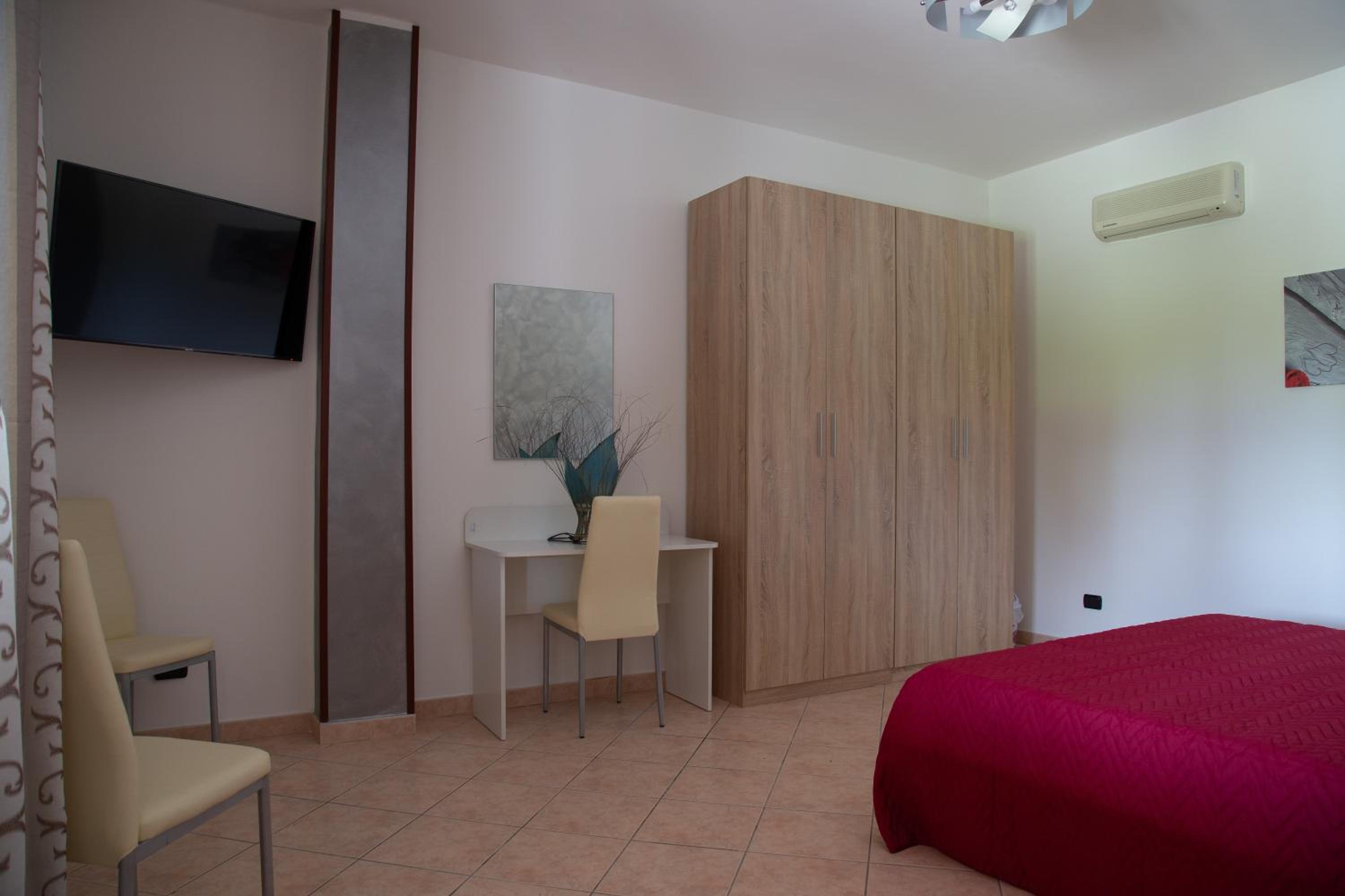 King Room with Spa Bath - Photo 3