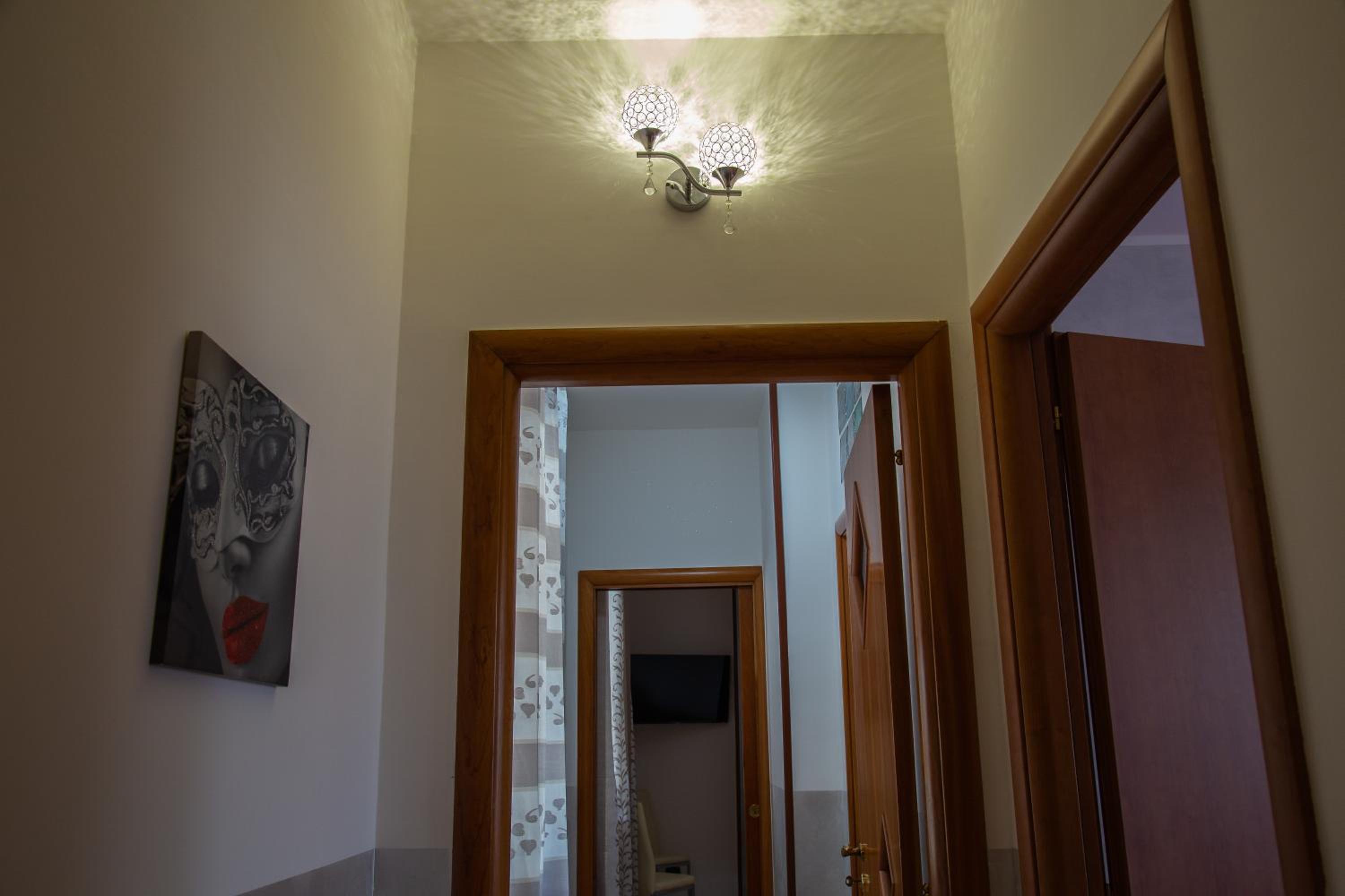King Room with Spa Bath - Photo 5