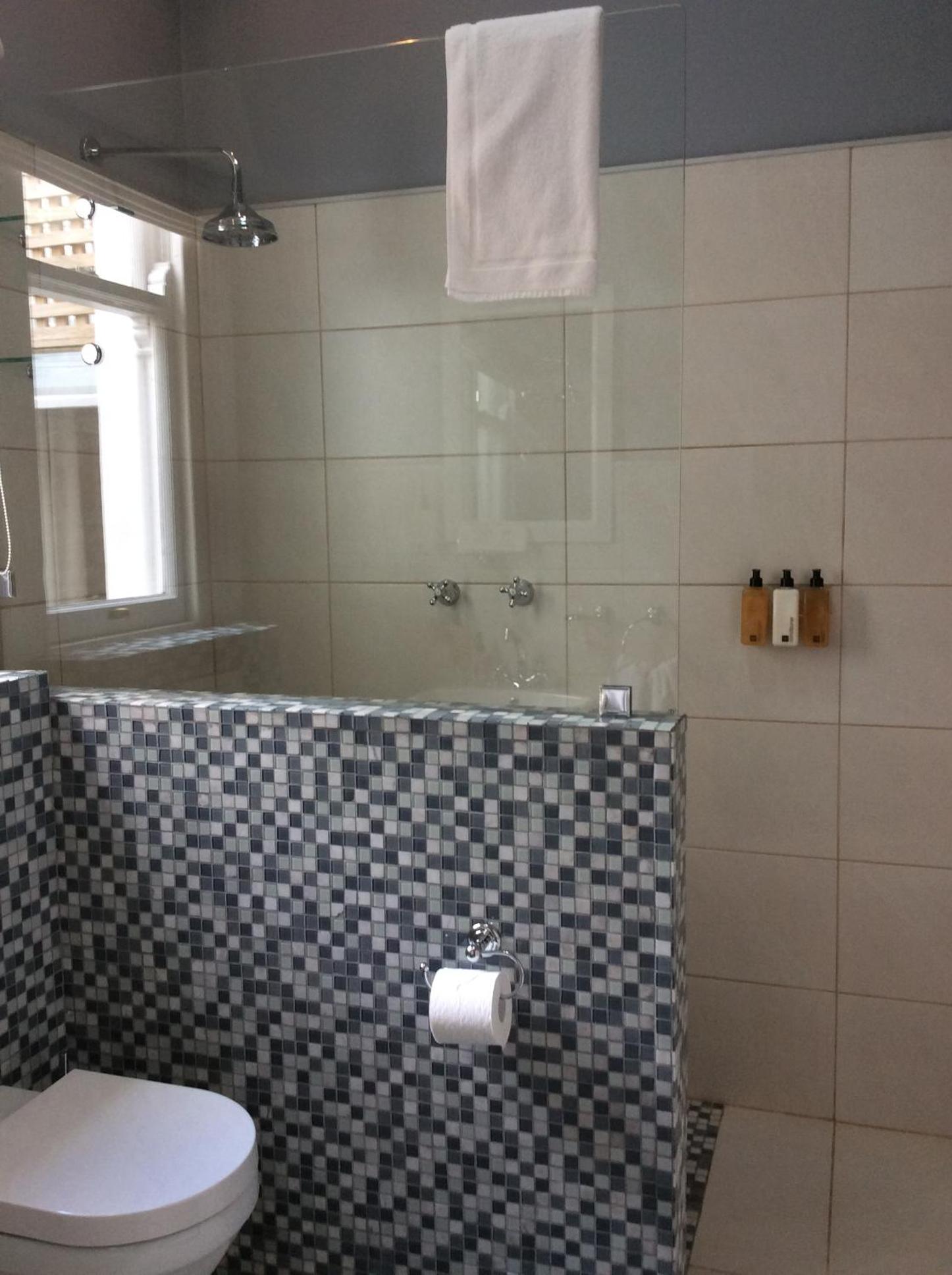 Standard Double Room - Photo 5