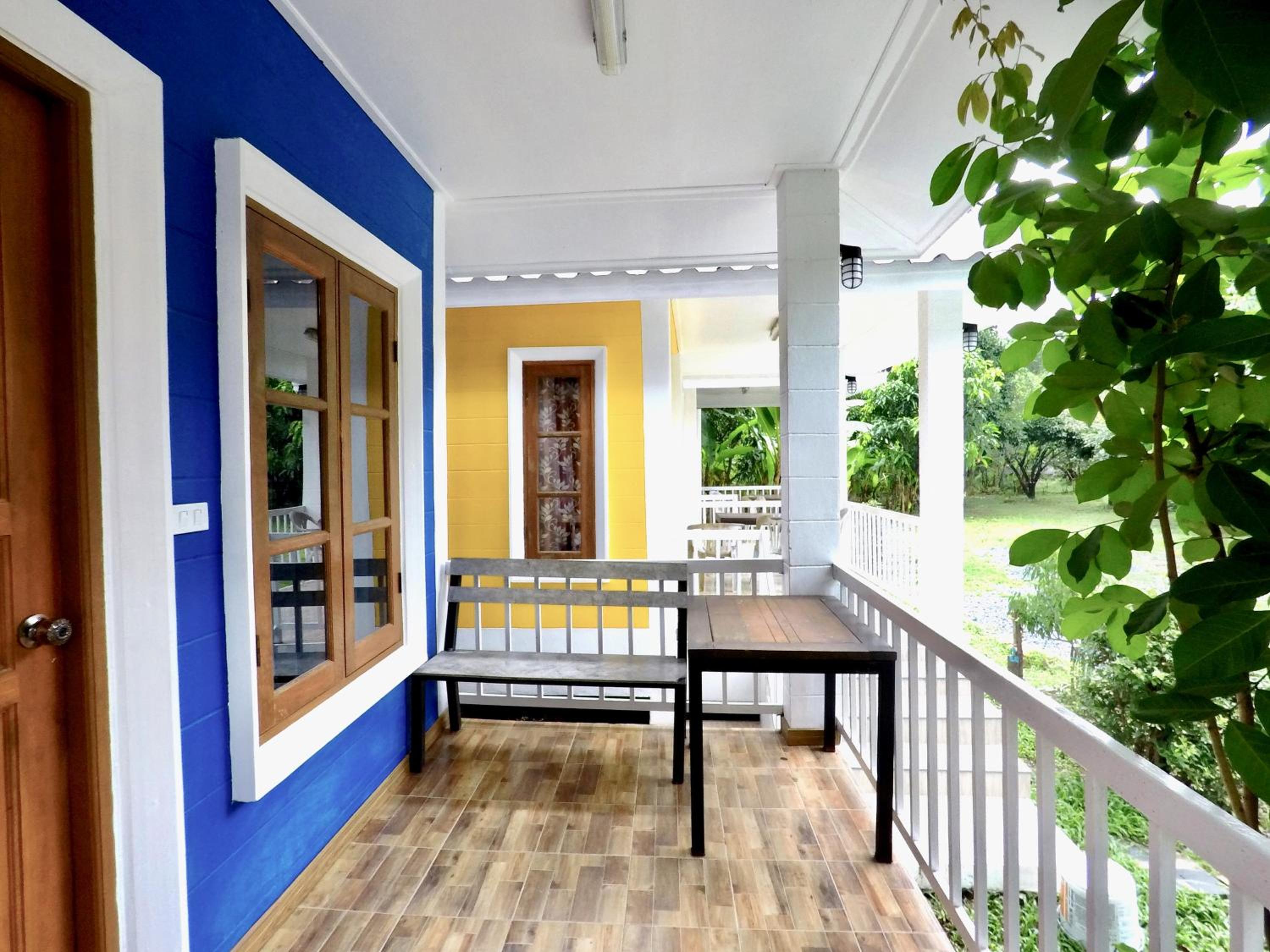 Queen Room with Balcony - Photo 3