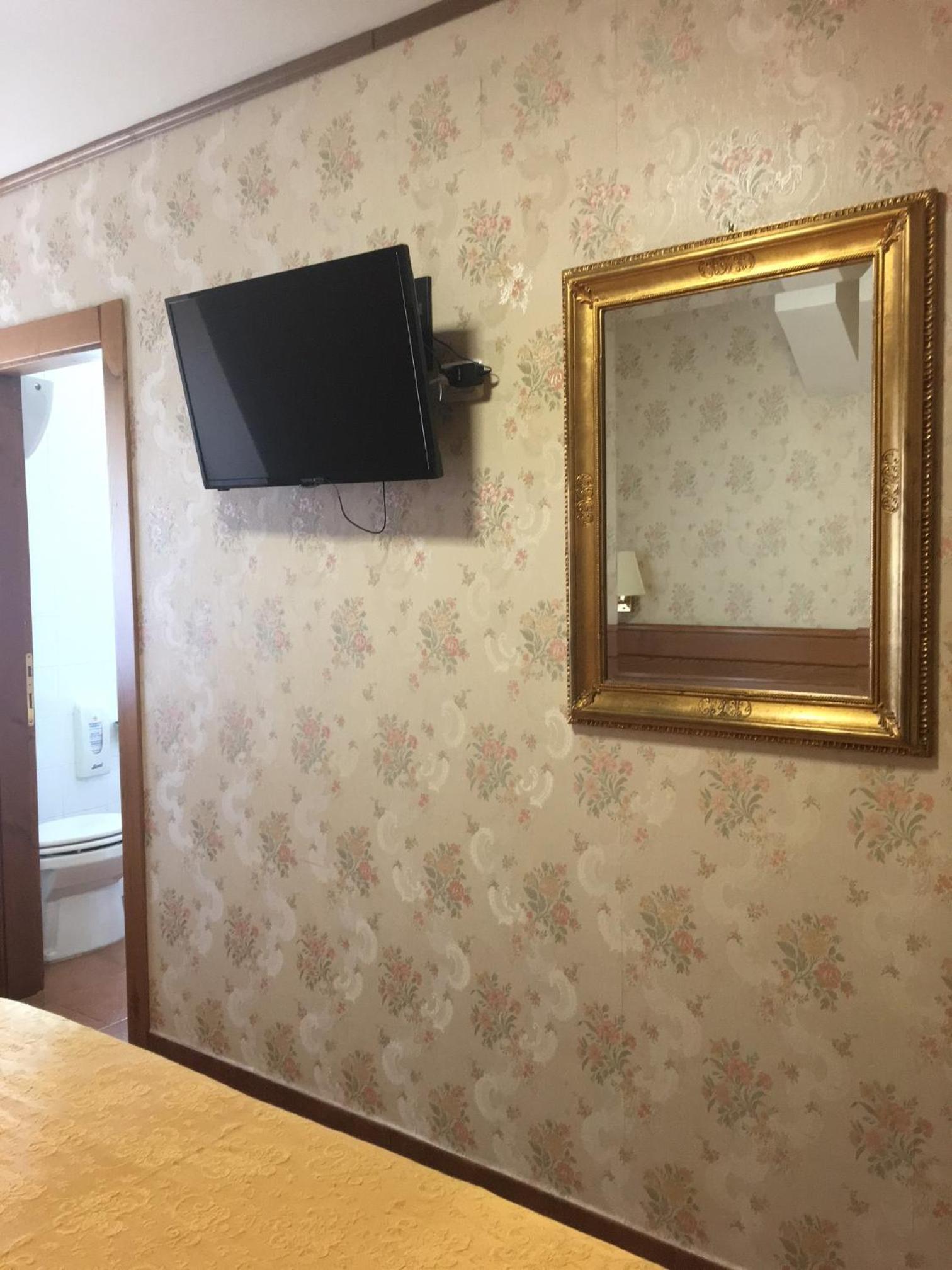 Family Room (2 Adults + 2 Children) - Separate Building