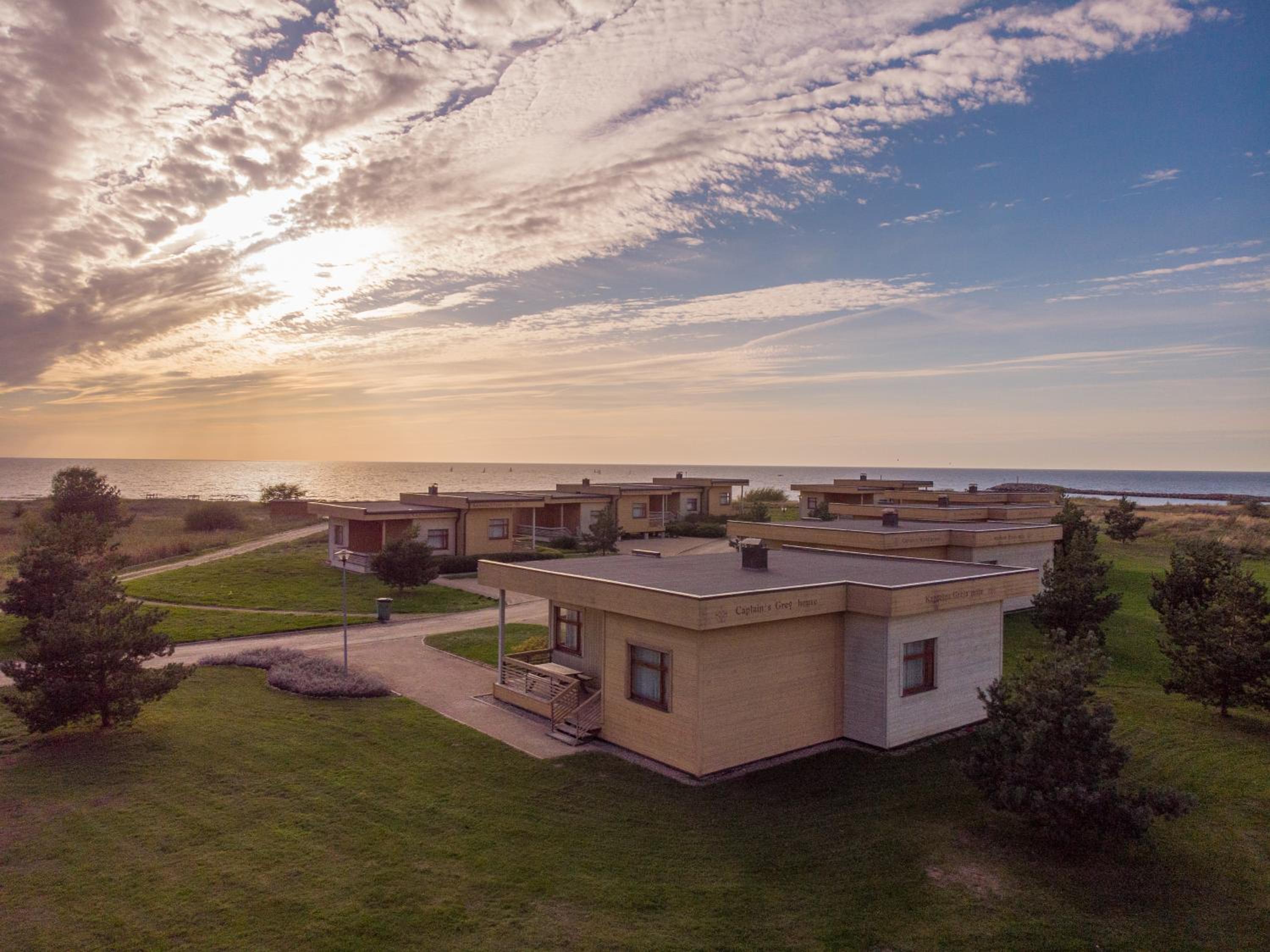 Bungalow with Sea View - Photo 8