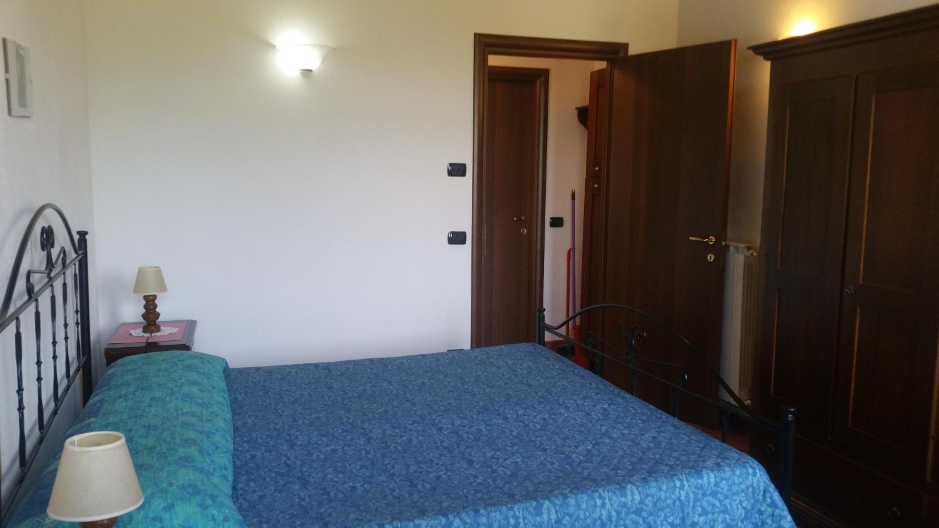 One-Bedroom Apartment (5 Adults) photo 2