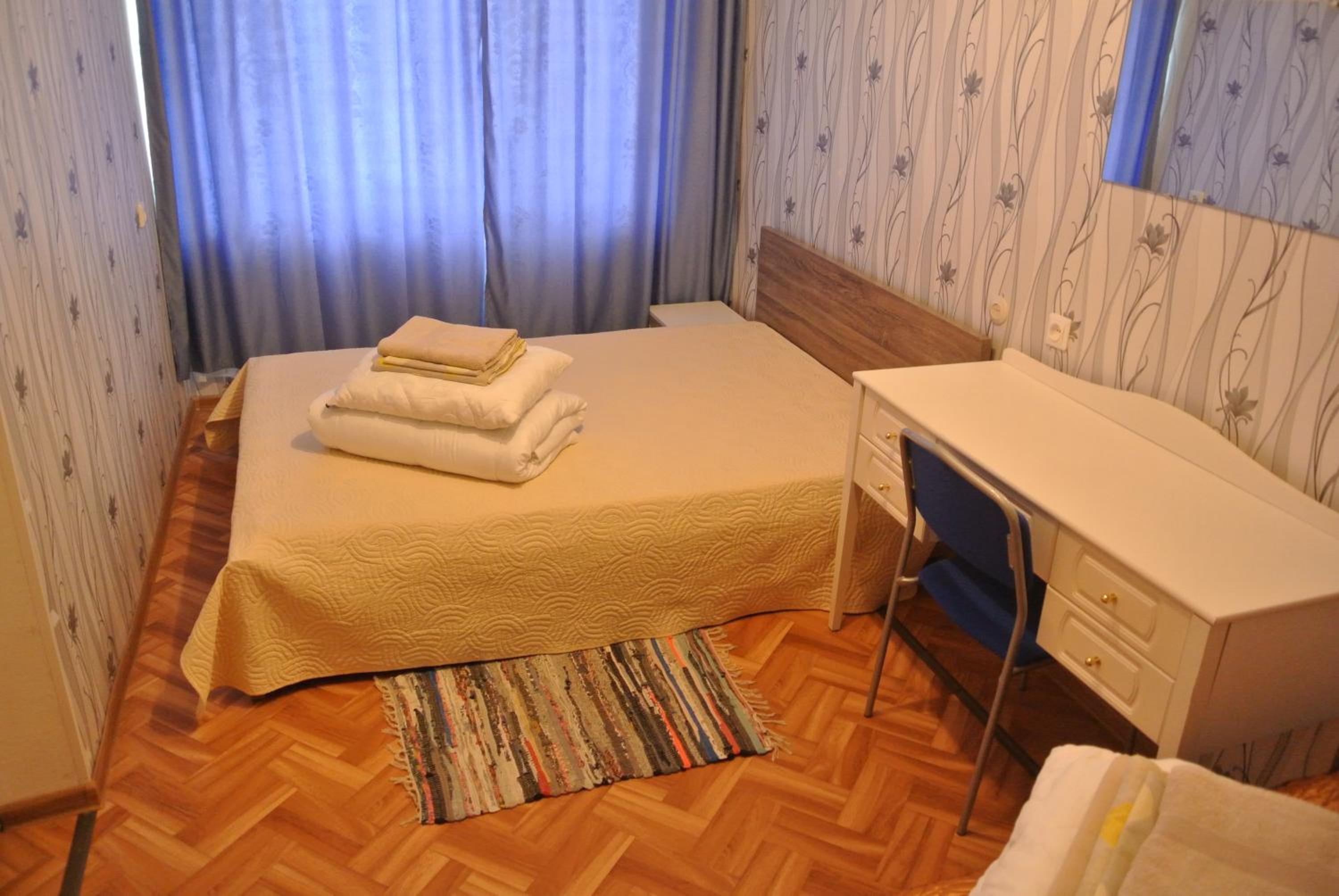 One-Bedroom Apartment - Photo 1