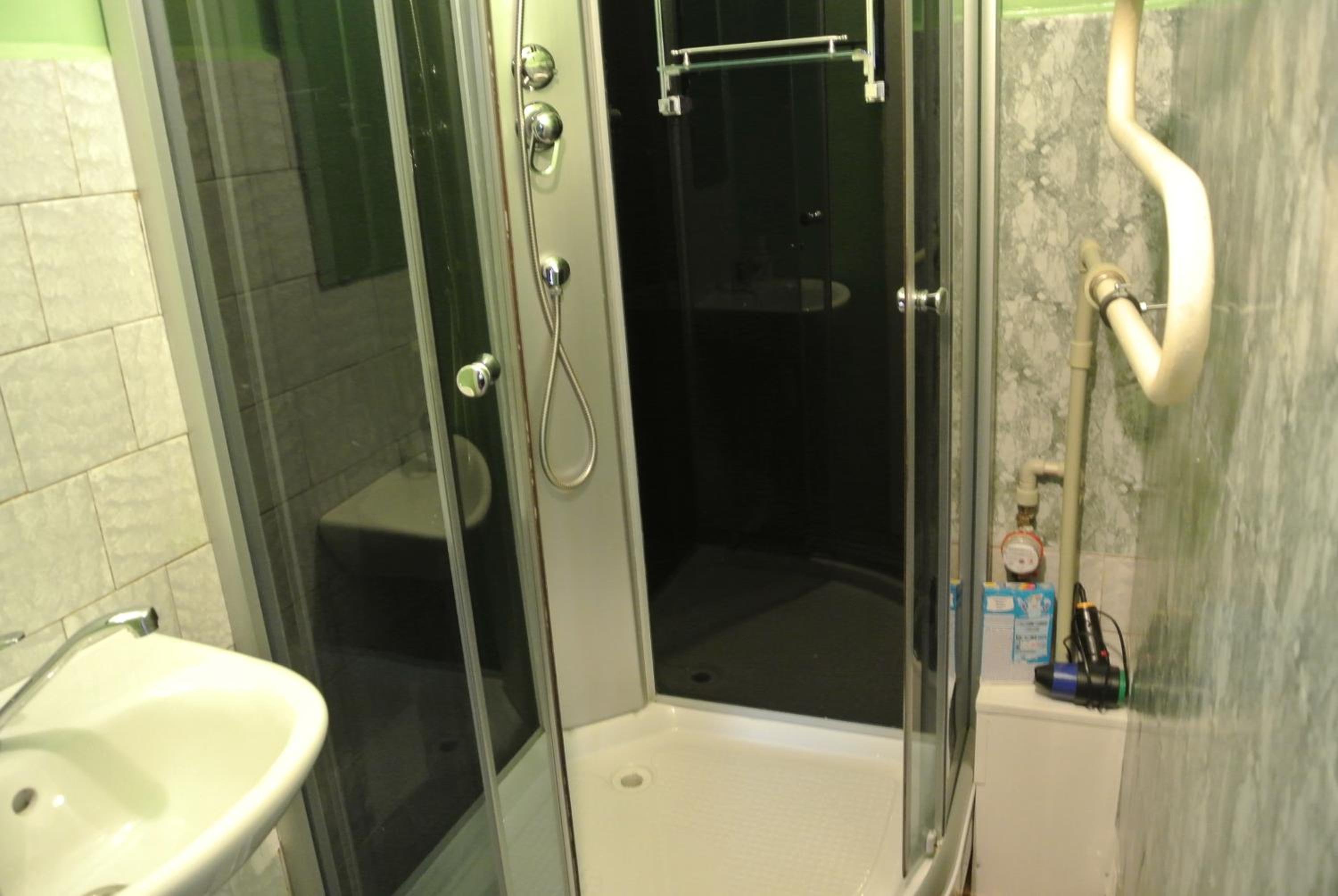 One-Bedroom Apartment - Photo 3