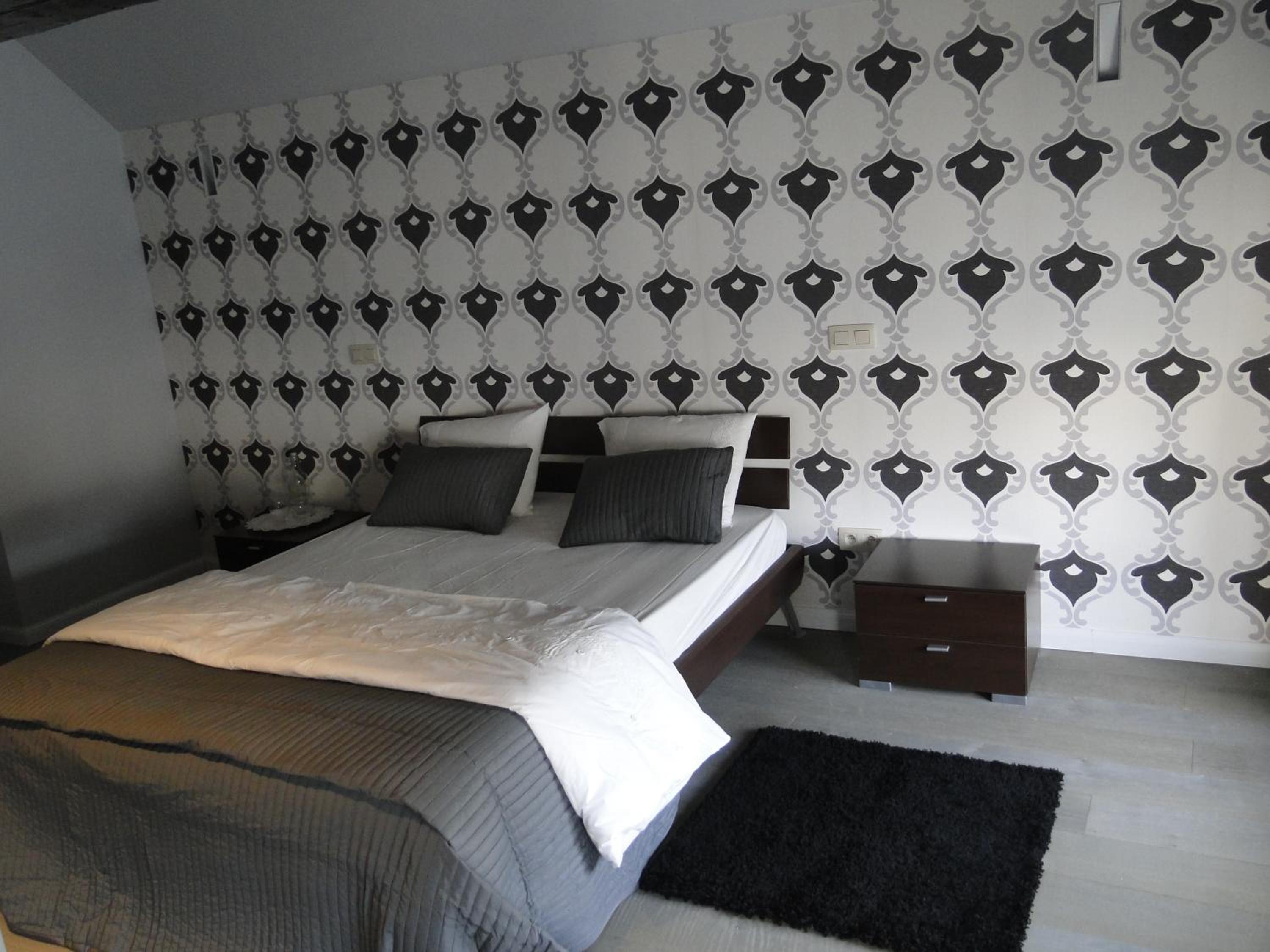 Deluxe Two-Bedroom Apartment