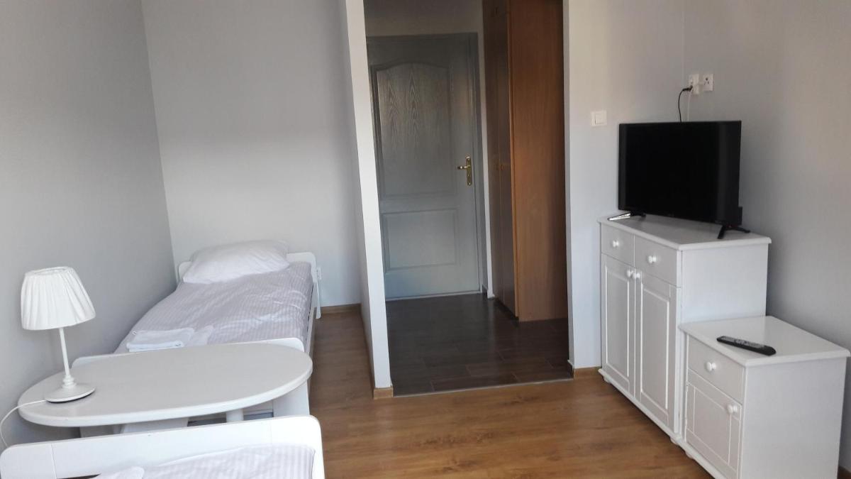 Triple Room with Private Bathroom photo 2