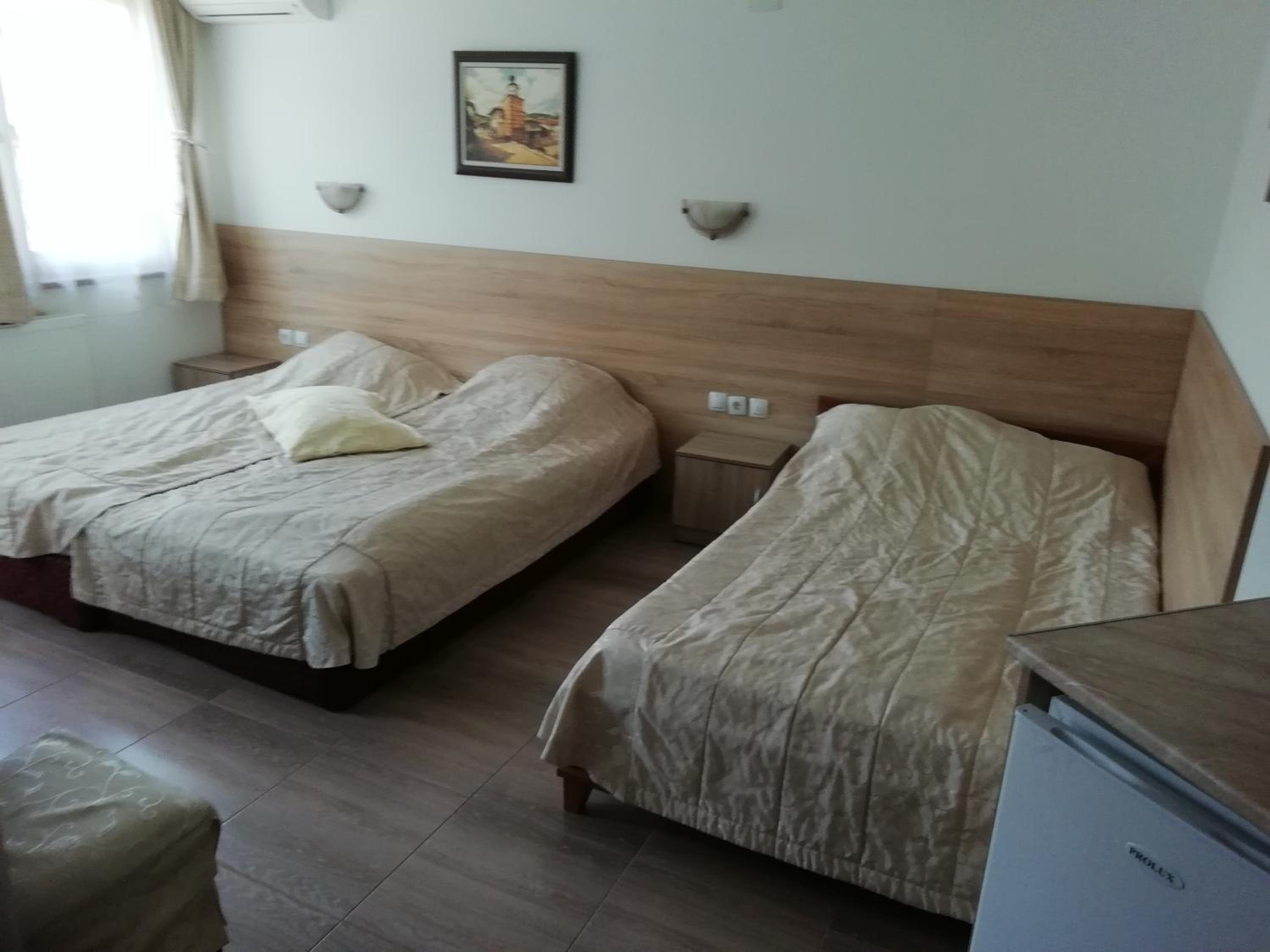 Double Room with Balcony (2 Adults + 1 Child) photo 2