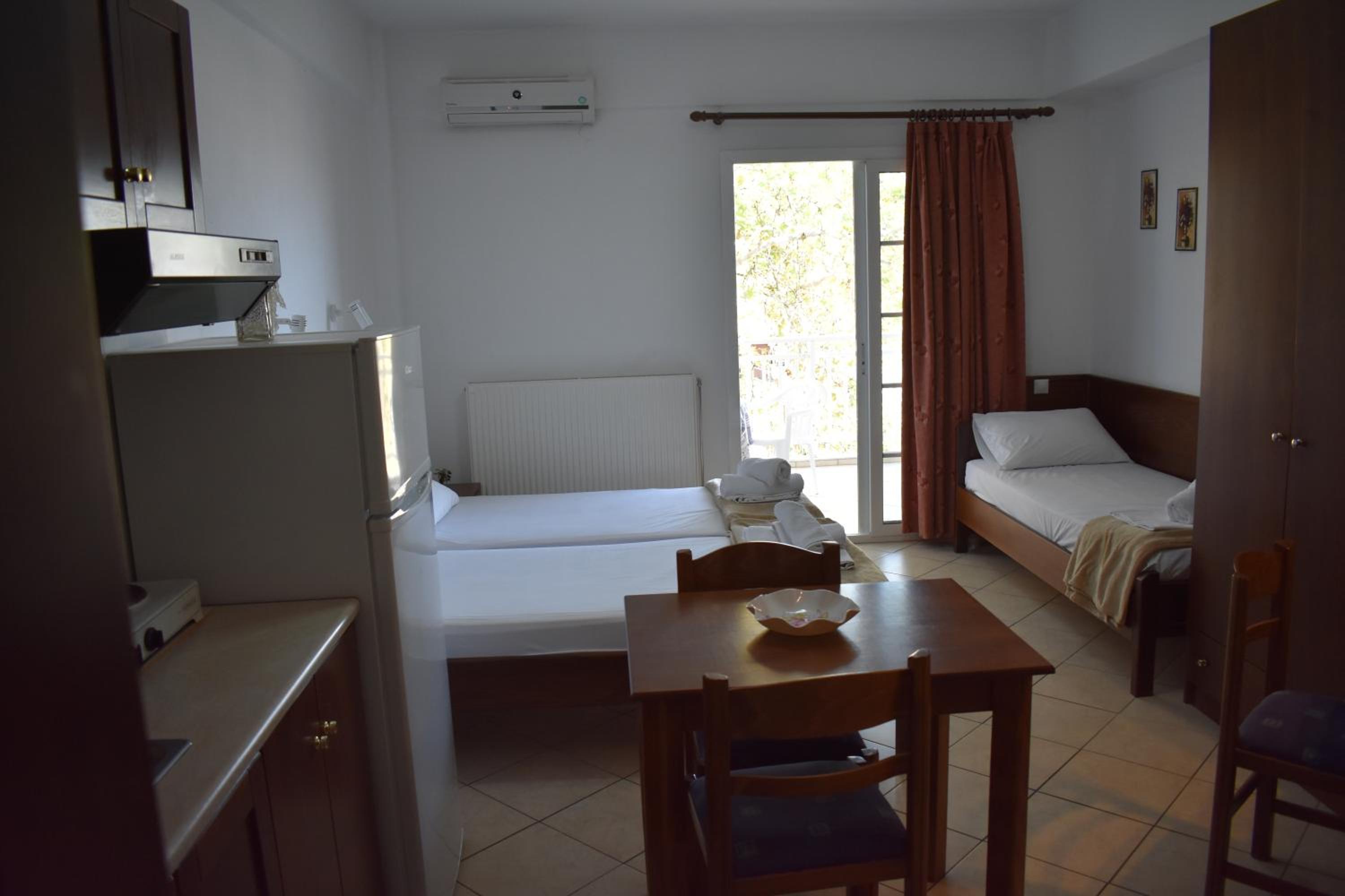 Studio (3 Adults)