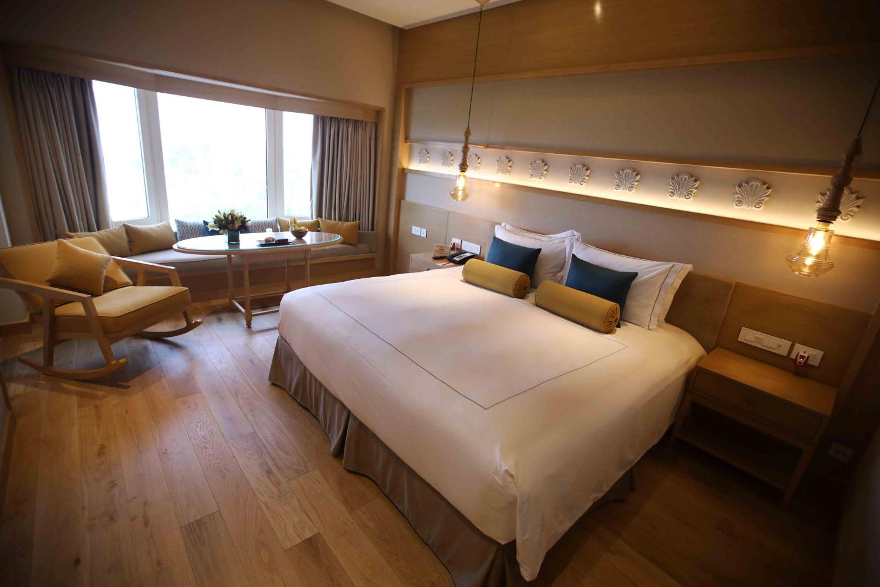Superior King Room - Photo 5
