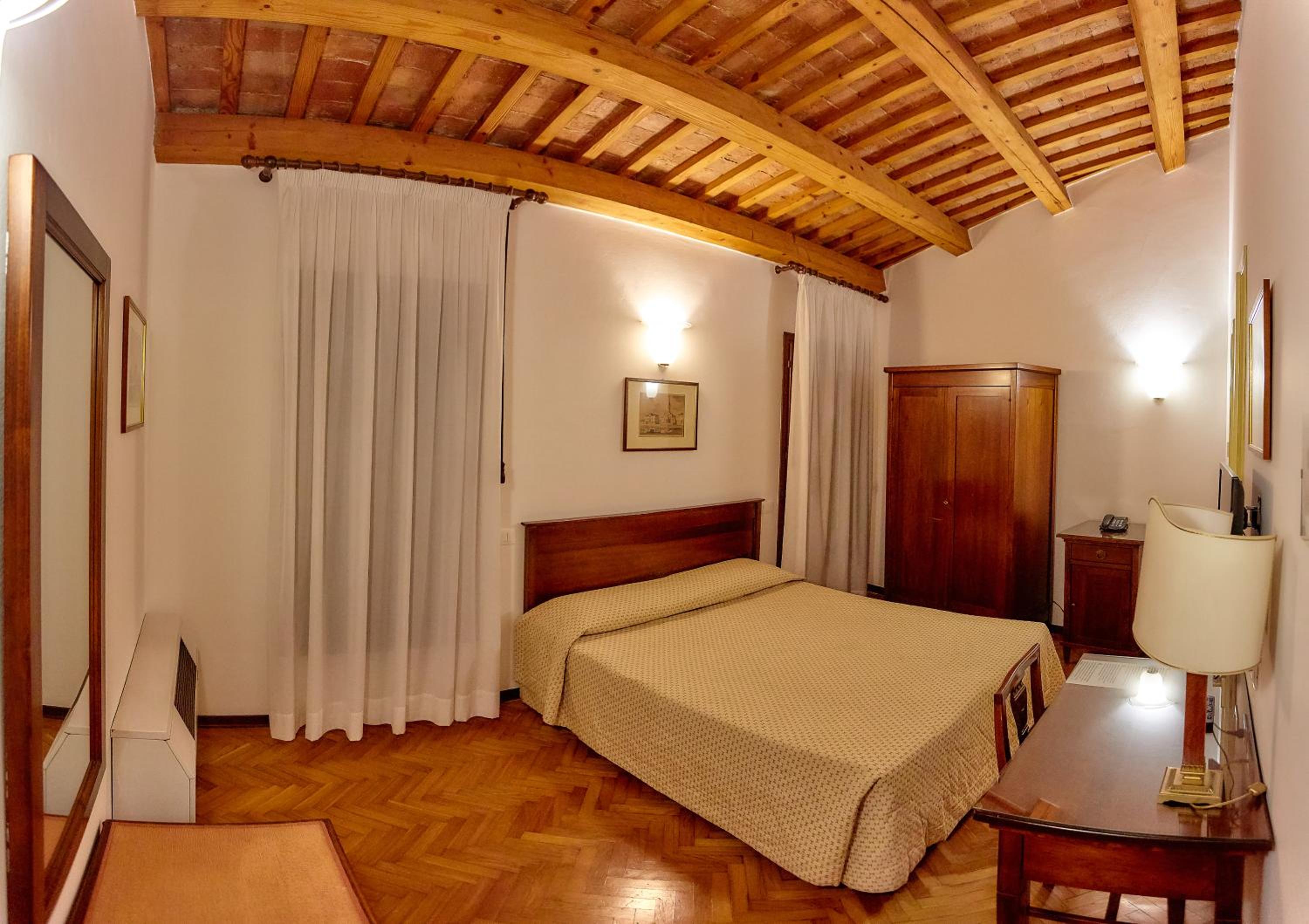 Classic Double or Twin Room - Photo 2