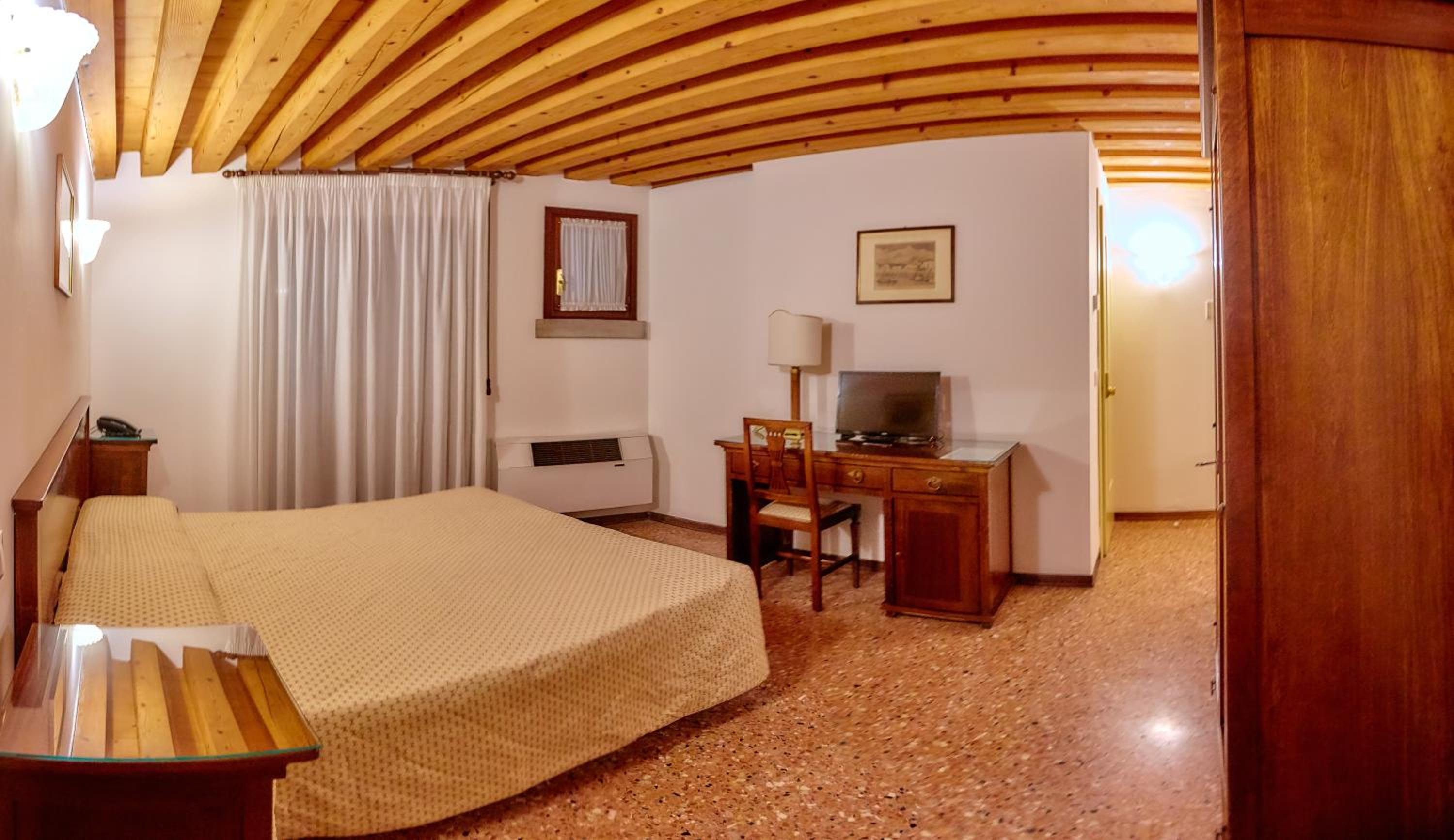 Classic Double or Twin Room - Photo 3