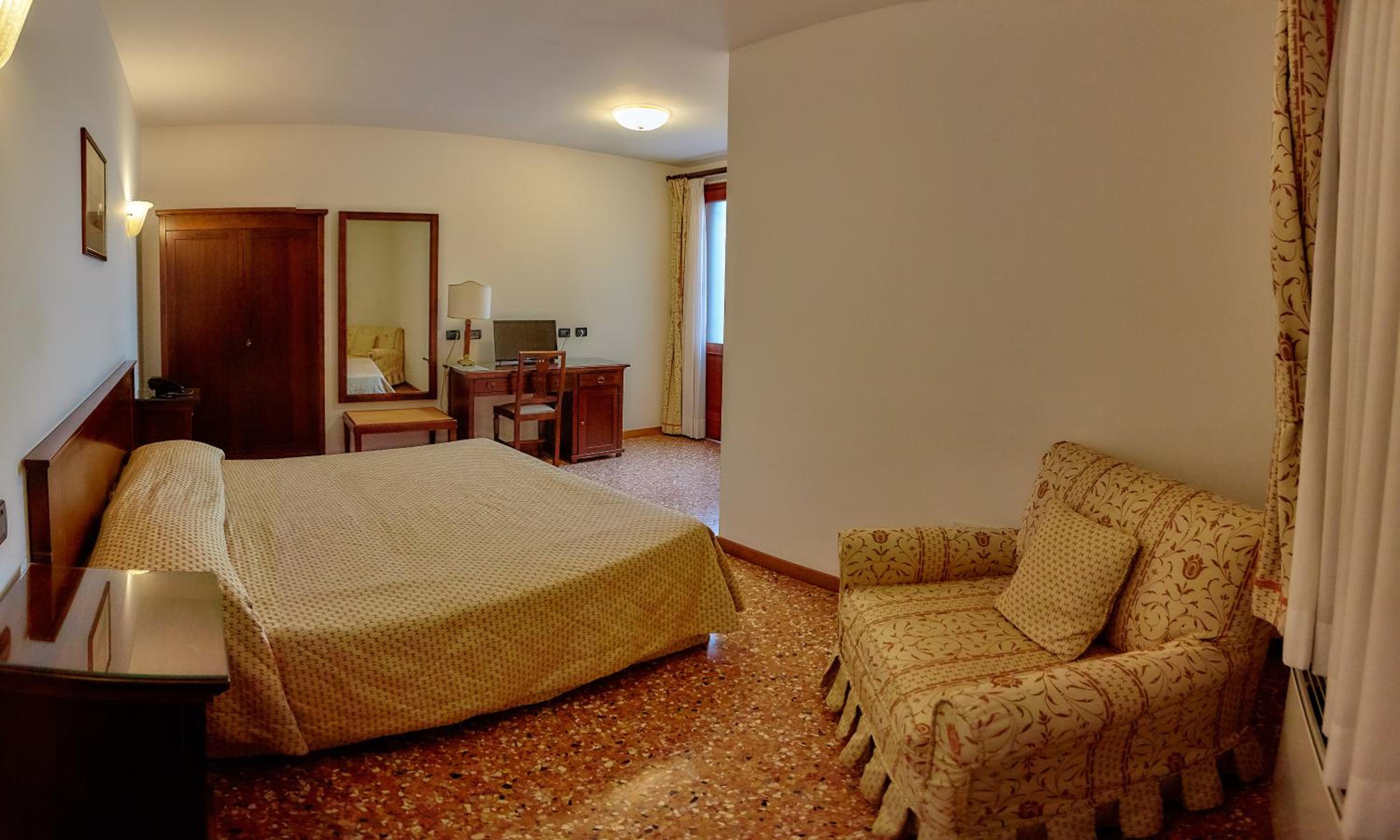 Classic Triple Room - Photo 6