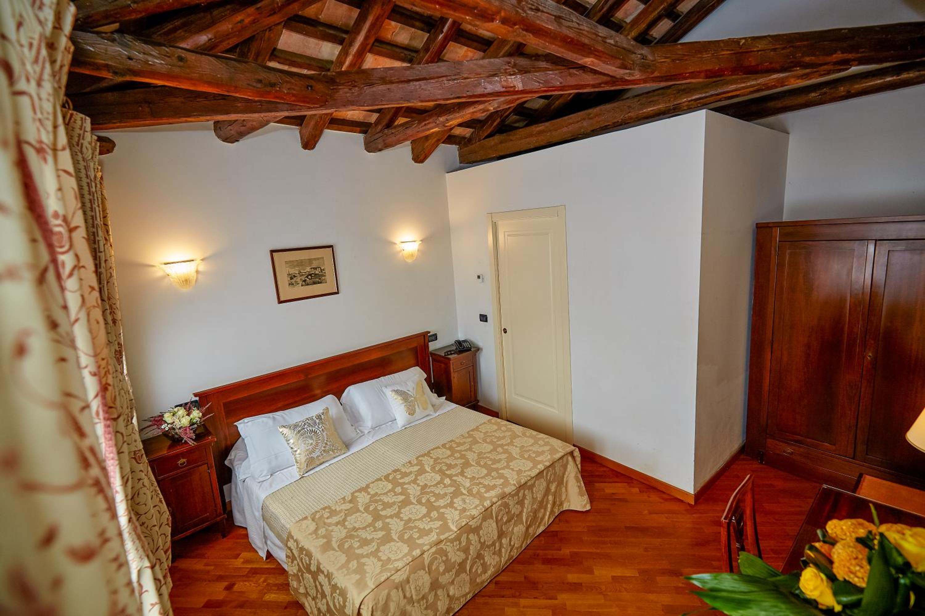 Superior Double or Twin Room - Photo 1