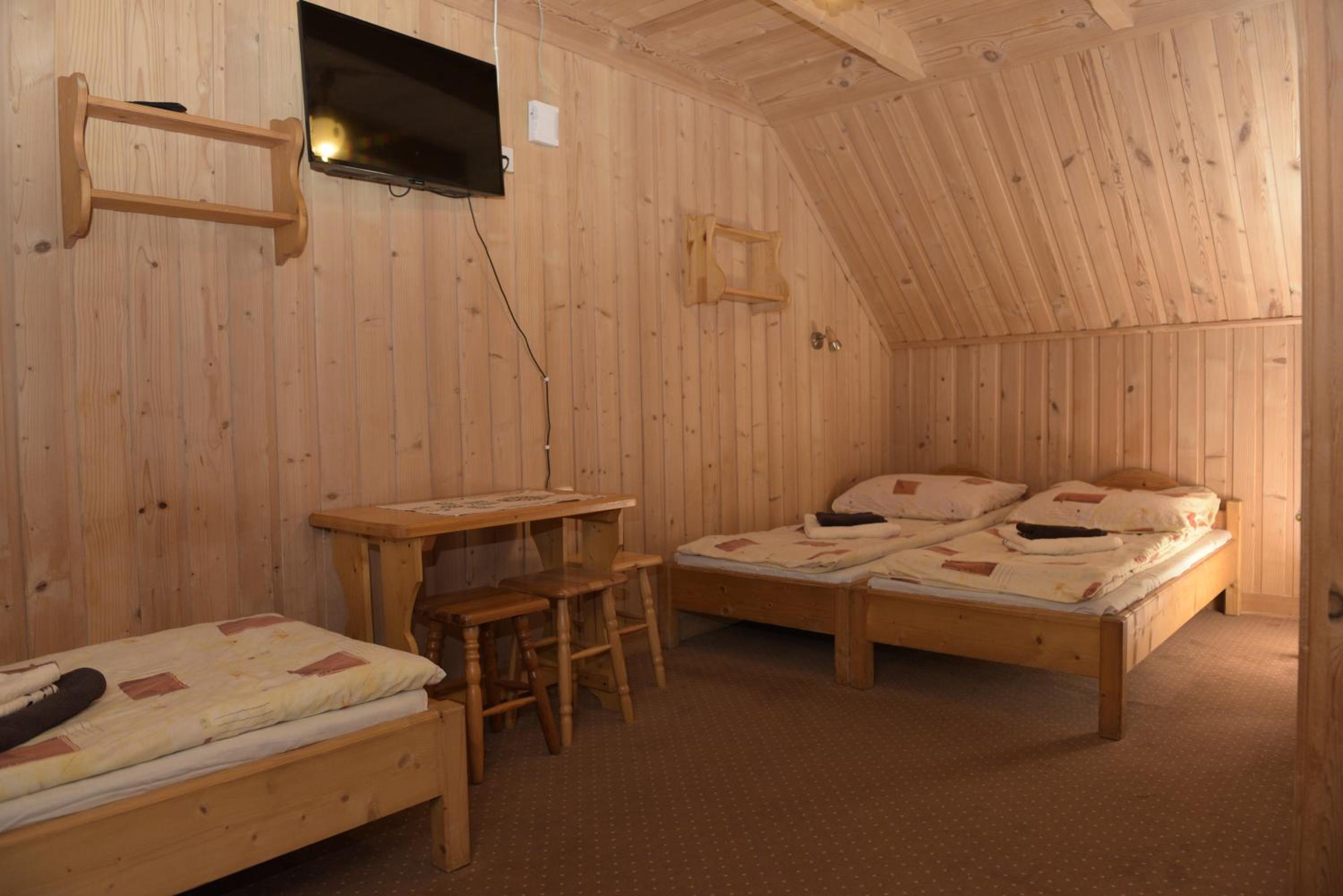 Quadruple Room with Private Bathroom photo 1