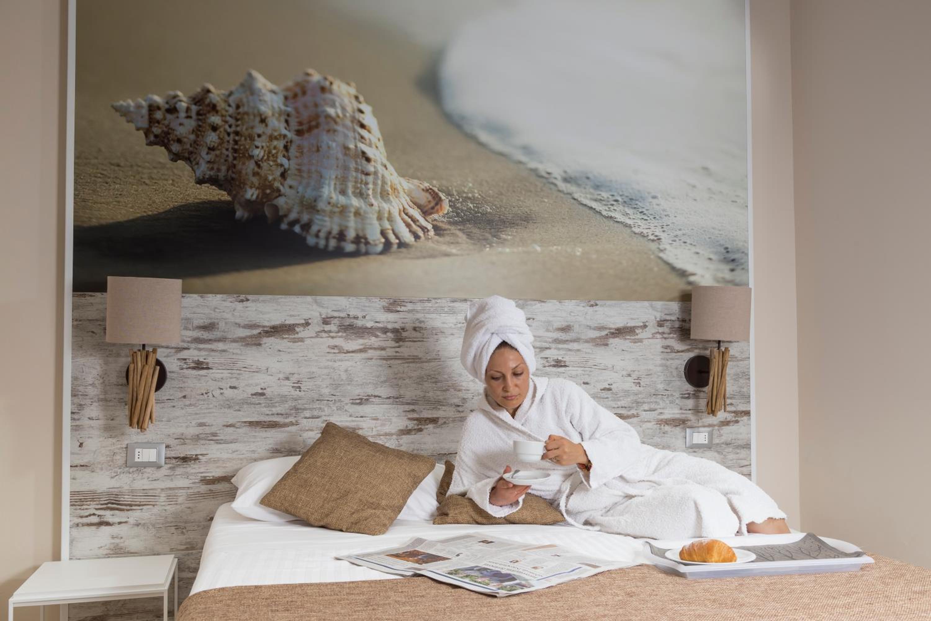 Junior Suite with Sea View - Photo 10