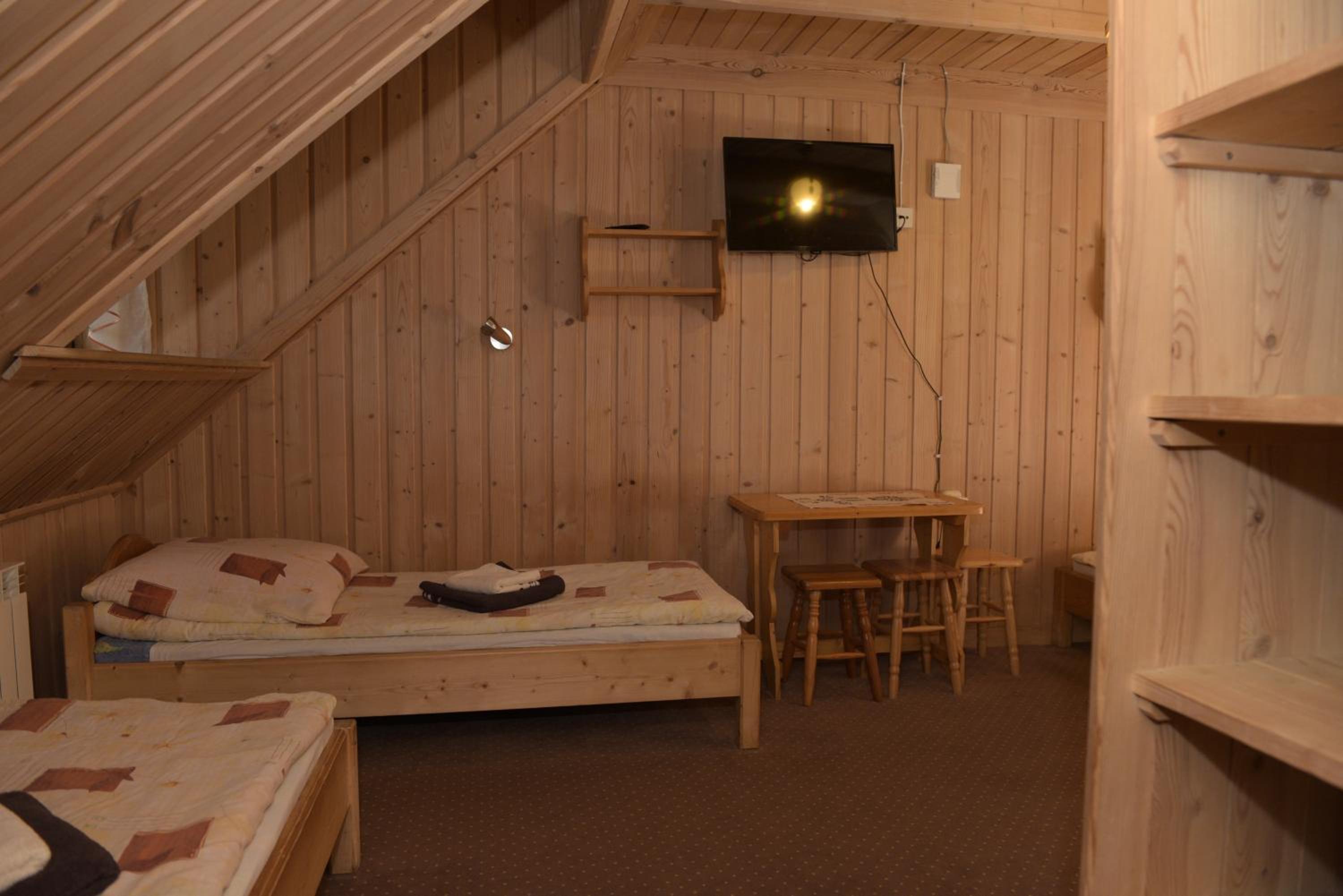 Quadruple Room with Private Bathroom photo 2