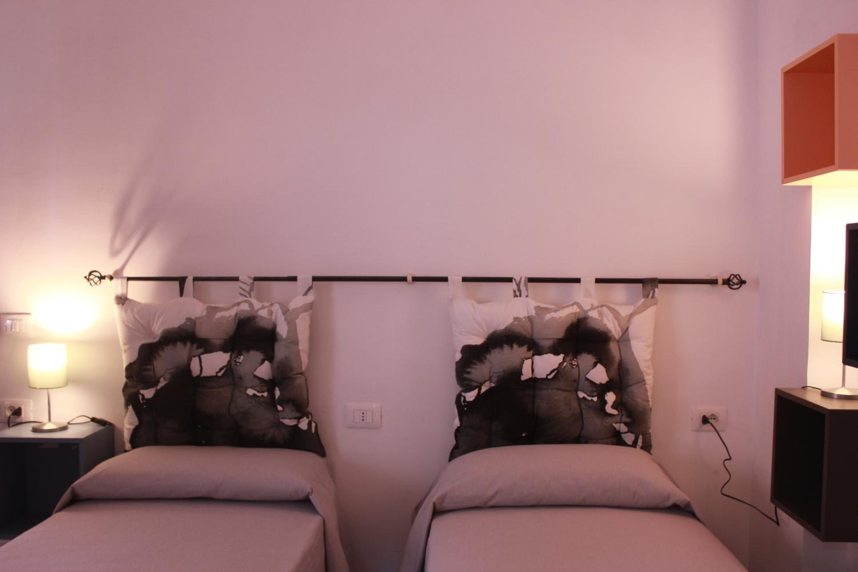 Deluxe Double or Twin Room - Photo 17