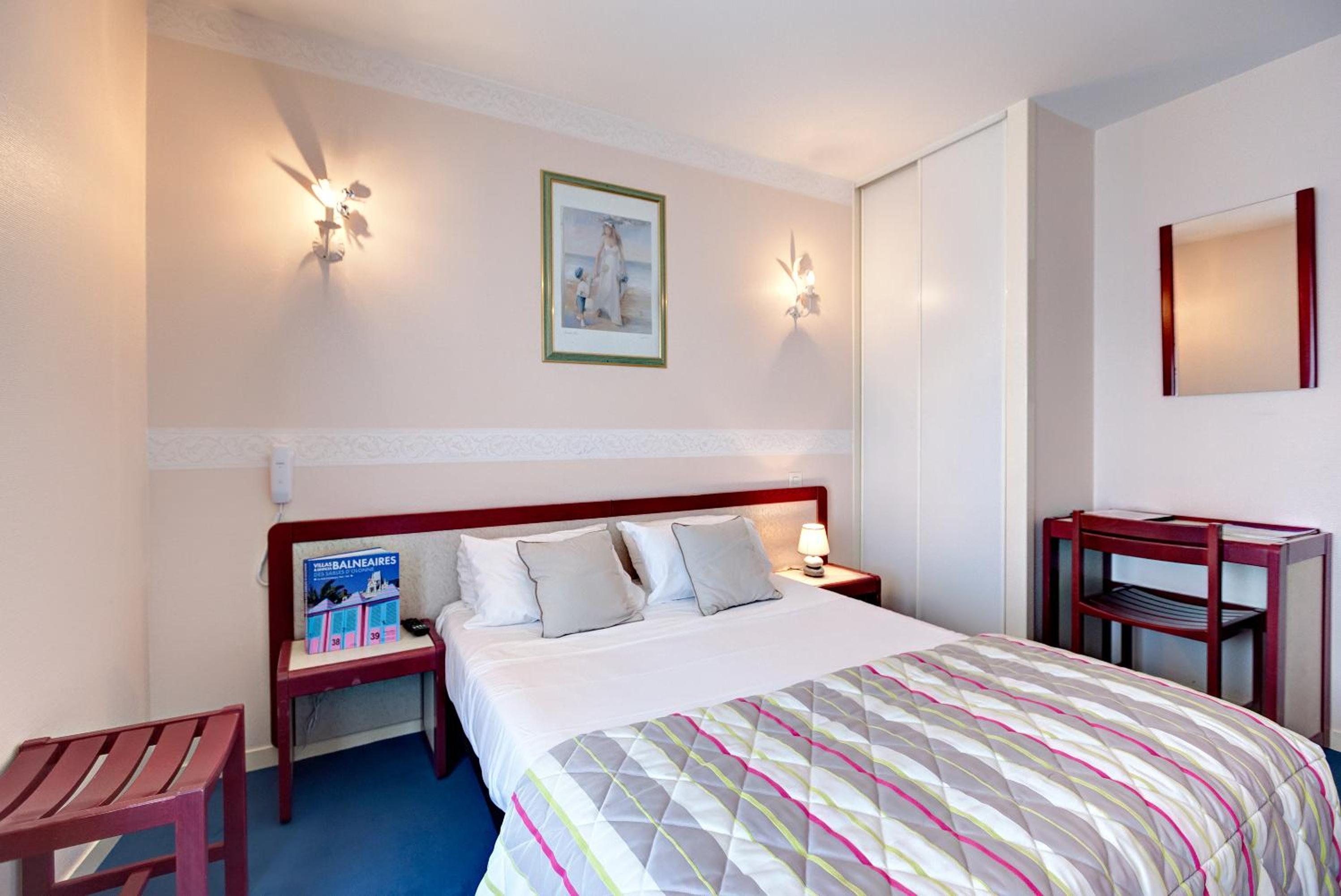 Double Room with Harbor View - Photo 4