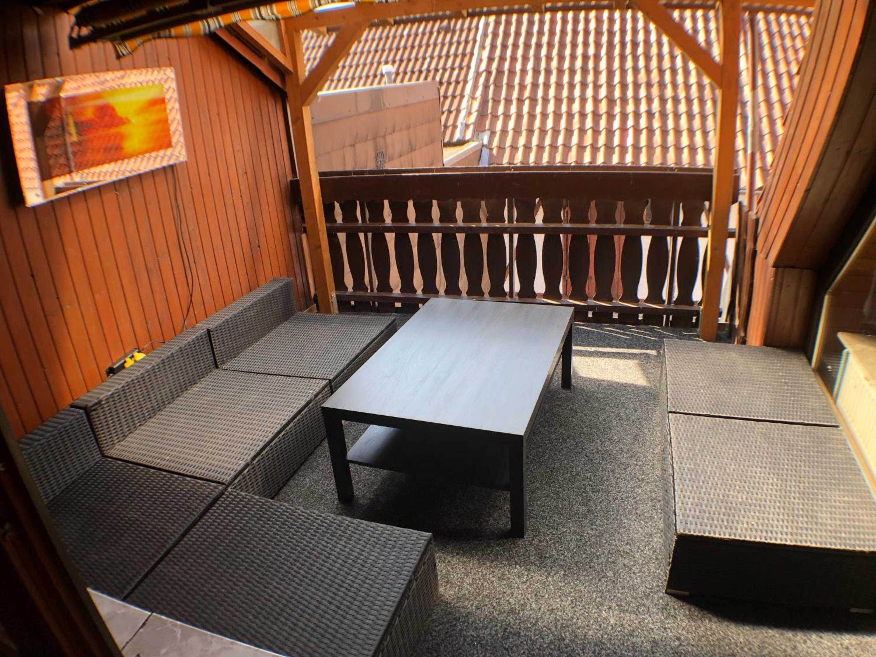 Seven-Bedroom House photo 3