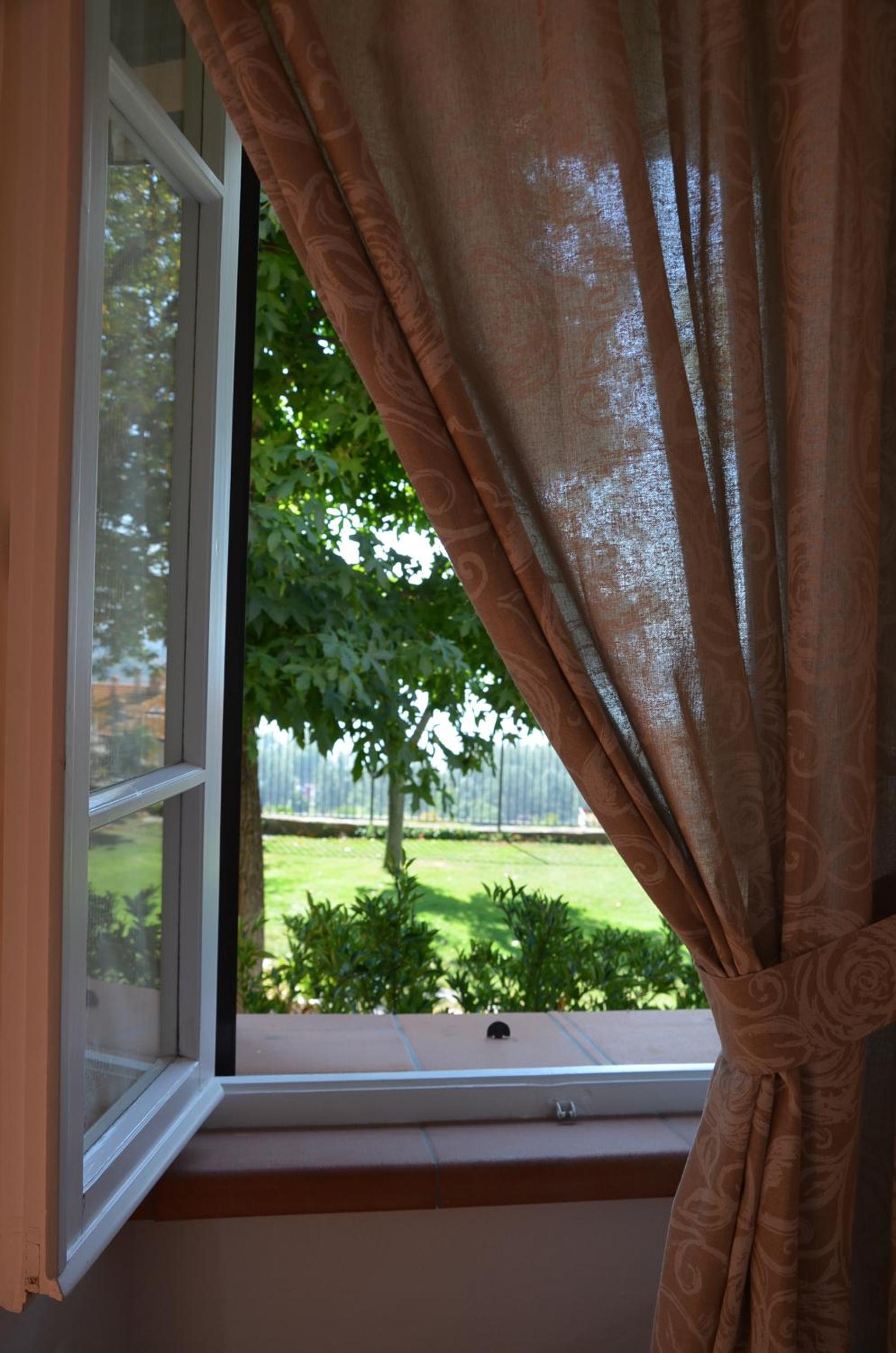 Queen Room with Balcony photo 2