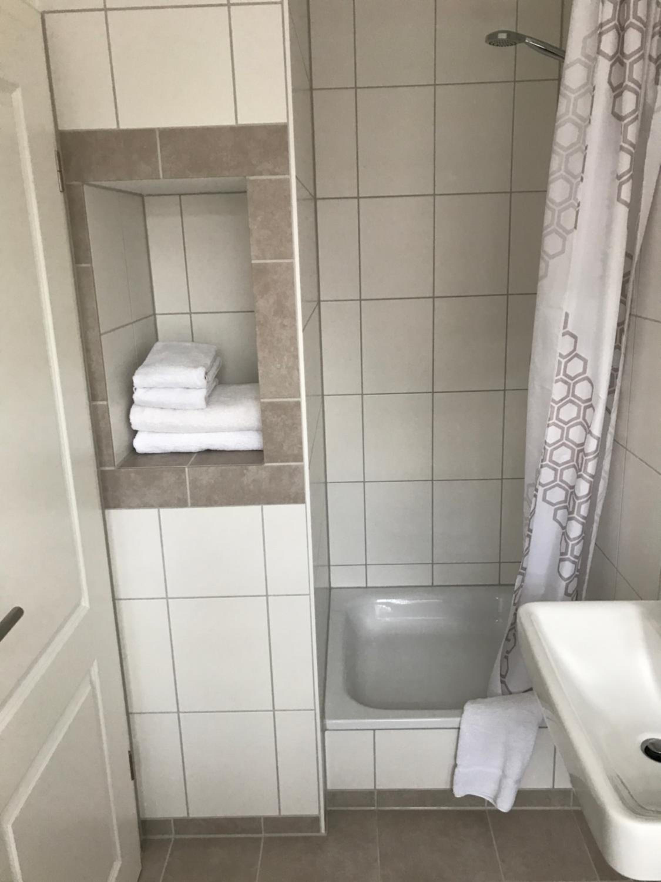 Double Room - Photo 7
