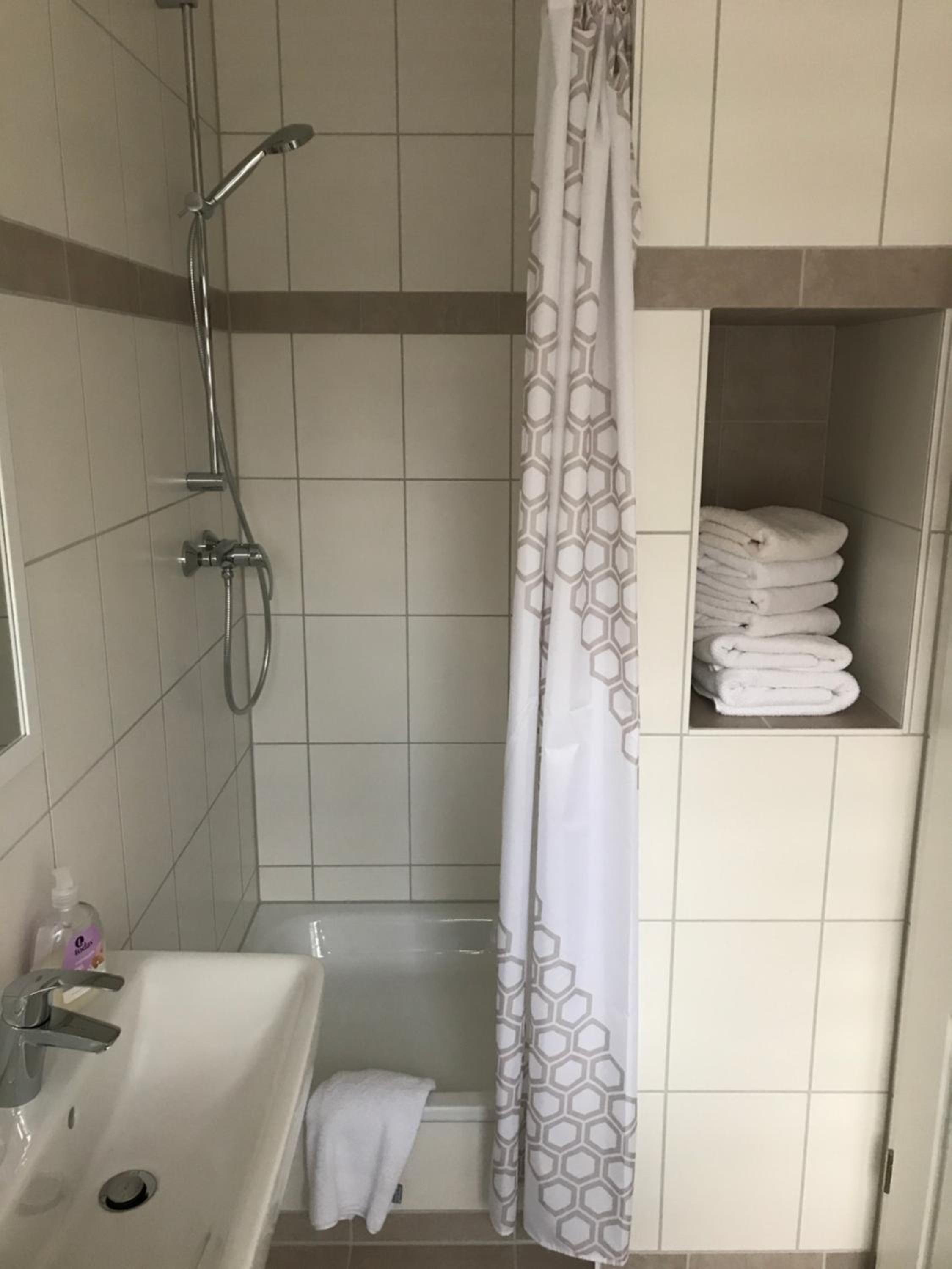 Double Room - Photo 11