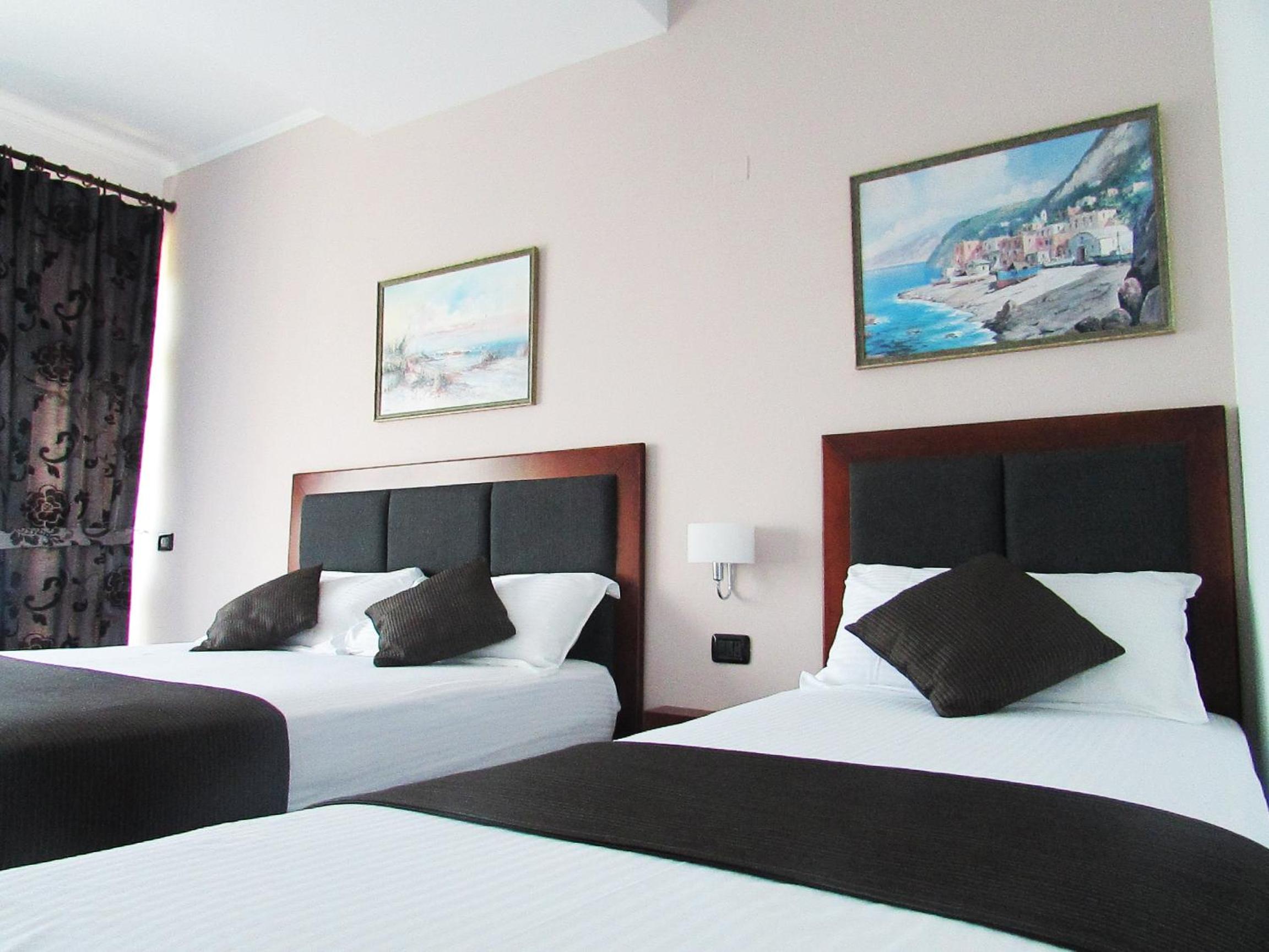 Standard Double Room photo 2